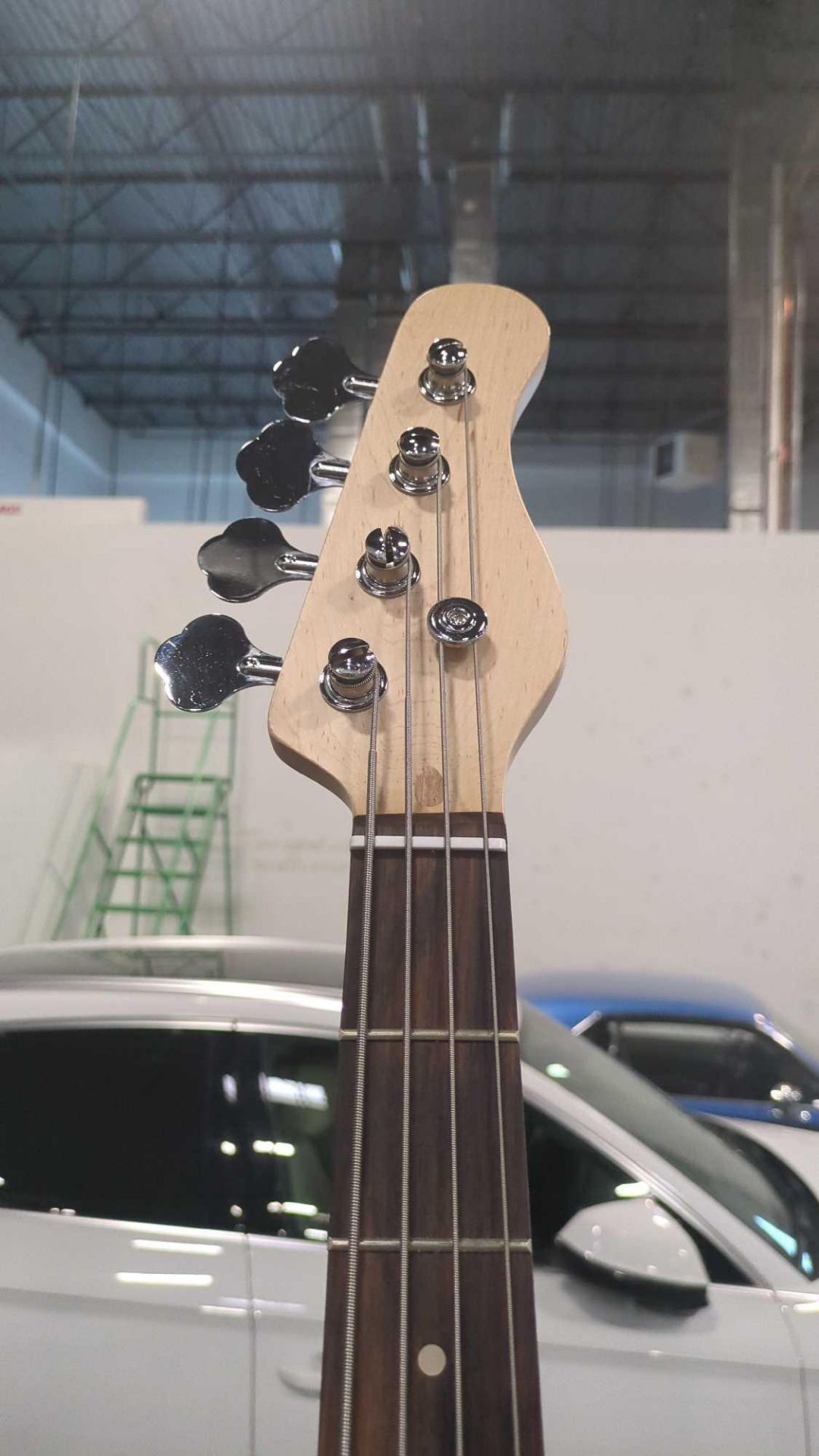 Electric bass w/stand & gig bag - Image 5 of 6