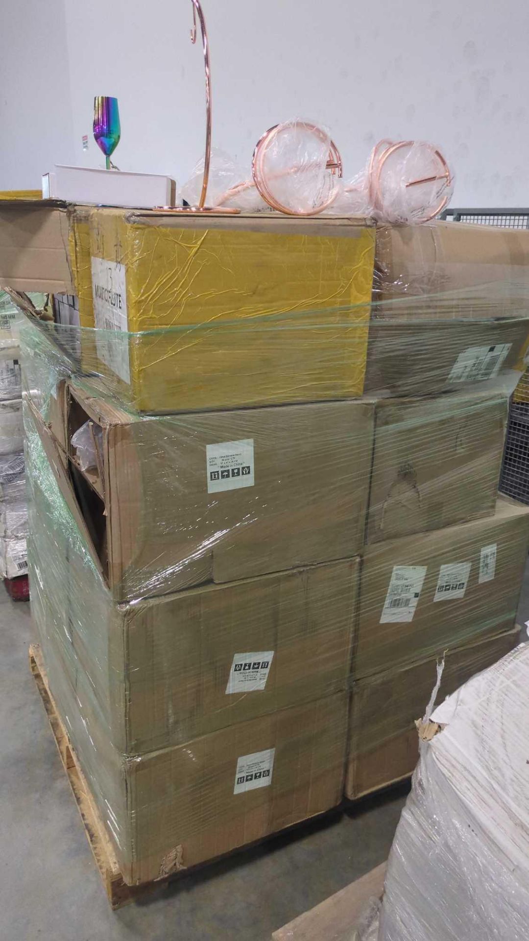 pallet of multiccflutes and metal banana stands - Image 6 of 9