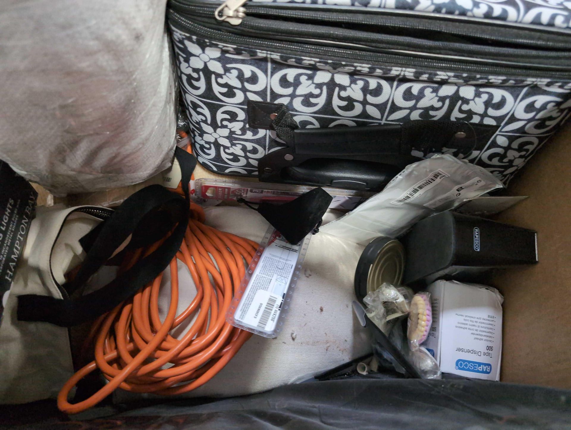 string lights, luggage, small hand tools and other furniture items - Image 12 of 12