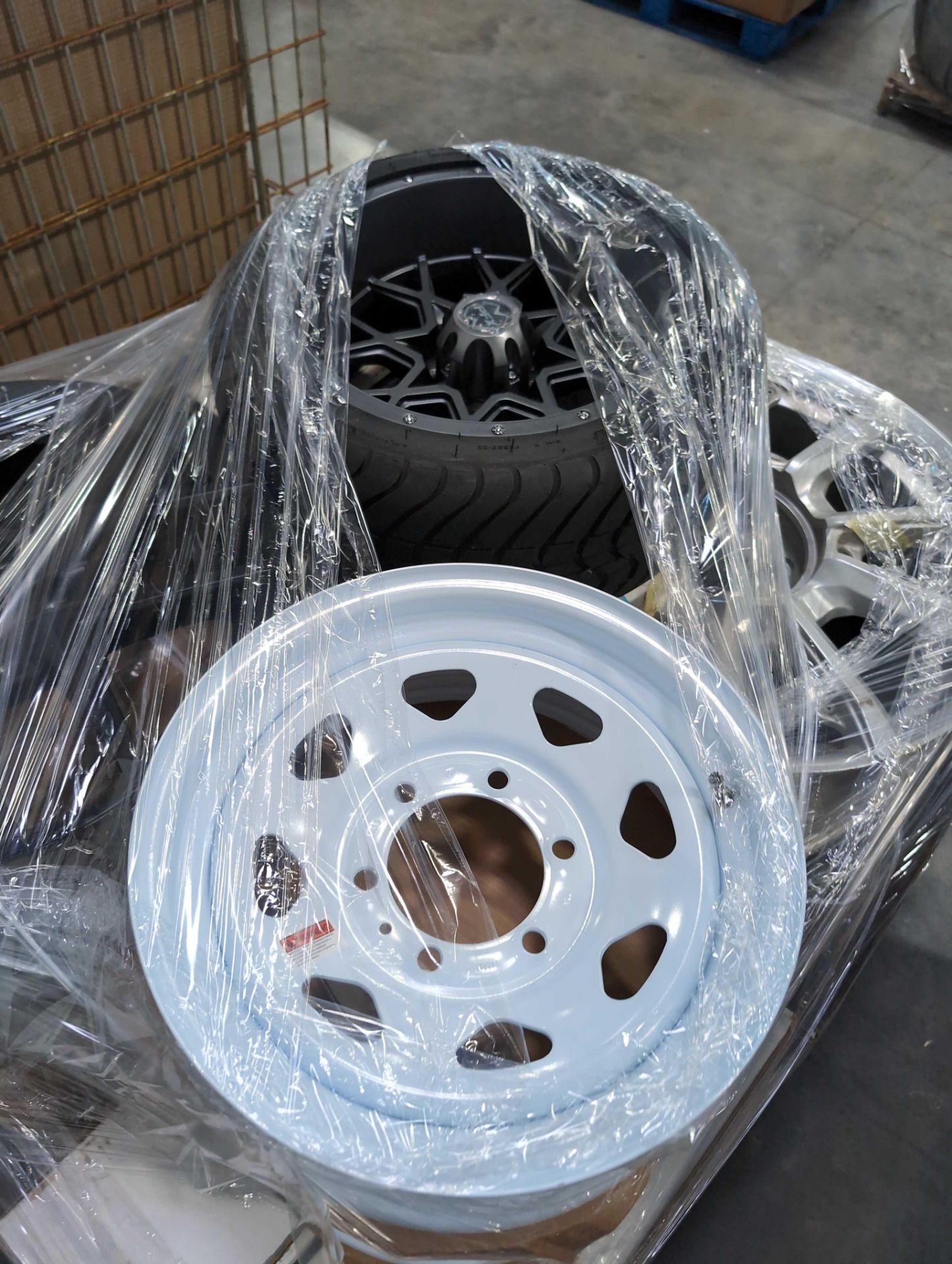 pallet of wheels - Image 4 of 8