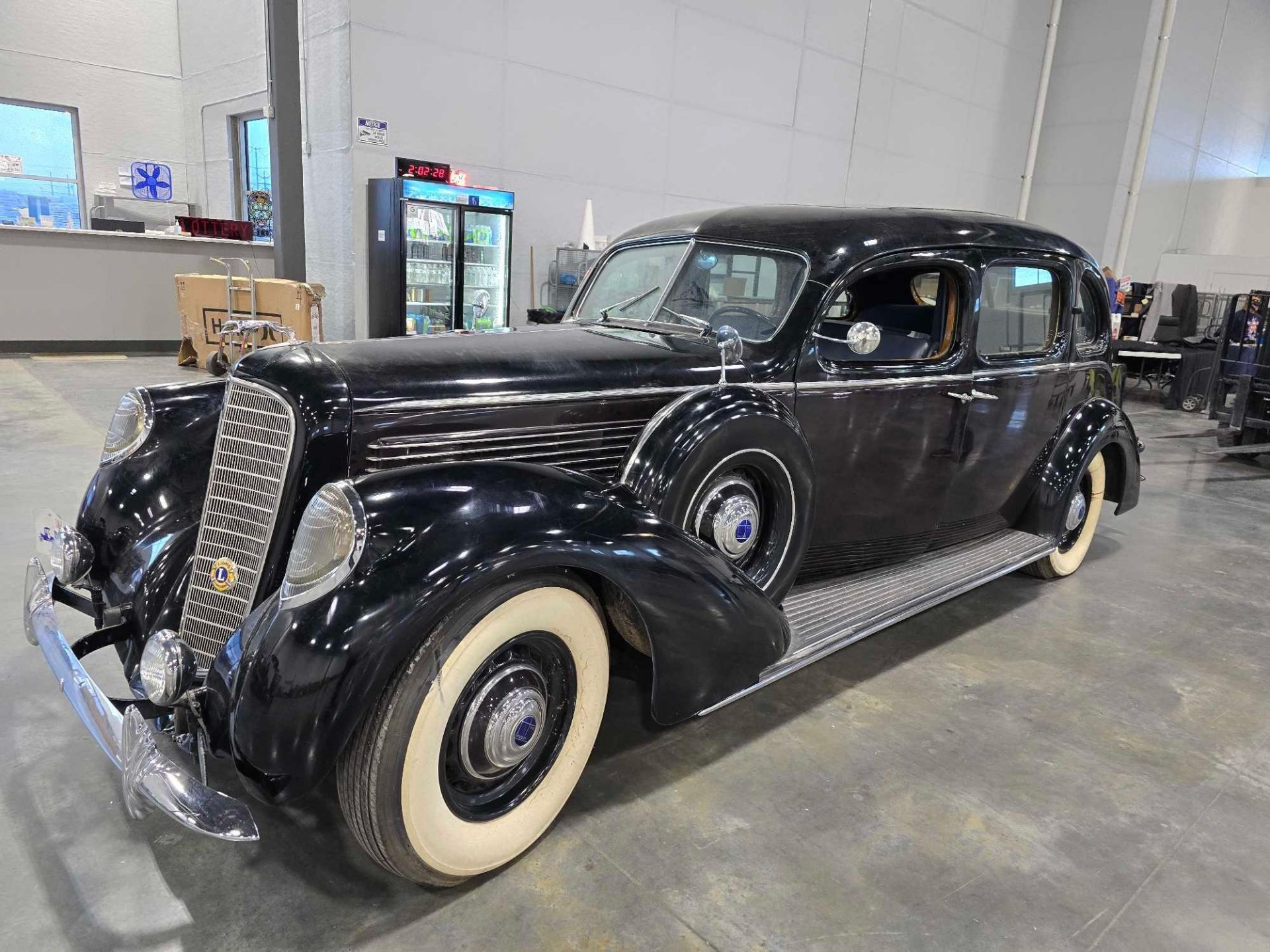 1938 Lincoln Model K v12 (last ran 4 years ago, we believe it needs new gas and a battery)  VIN #K91 - Image 25 of 37