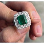 Emerald & Diamond Ring Platinum 4.34 cts Emerald, 1.04 cts Diamond