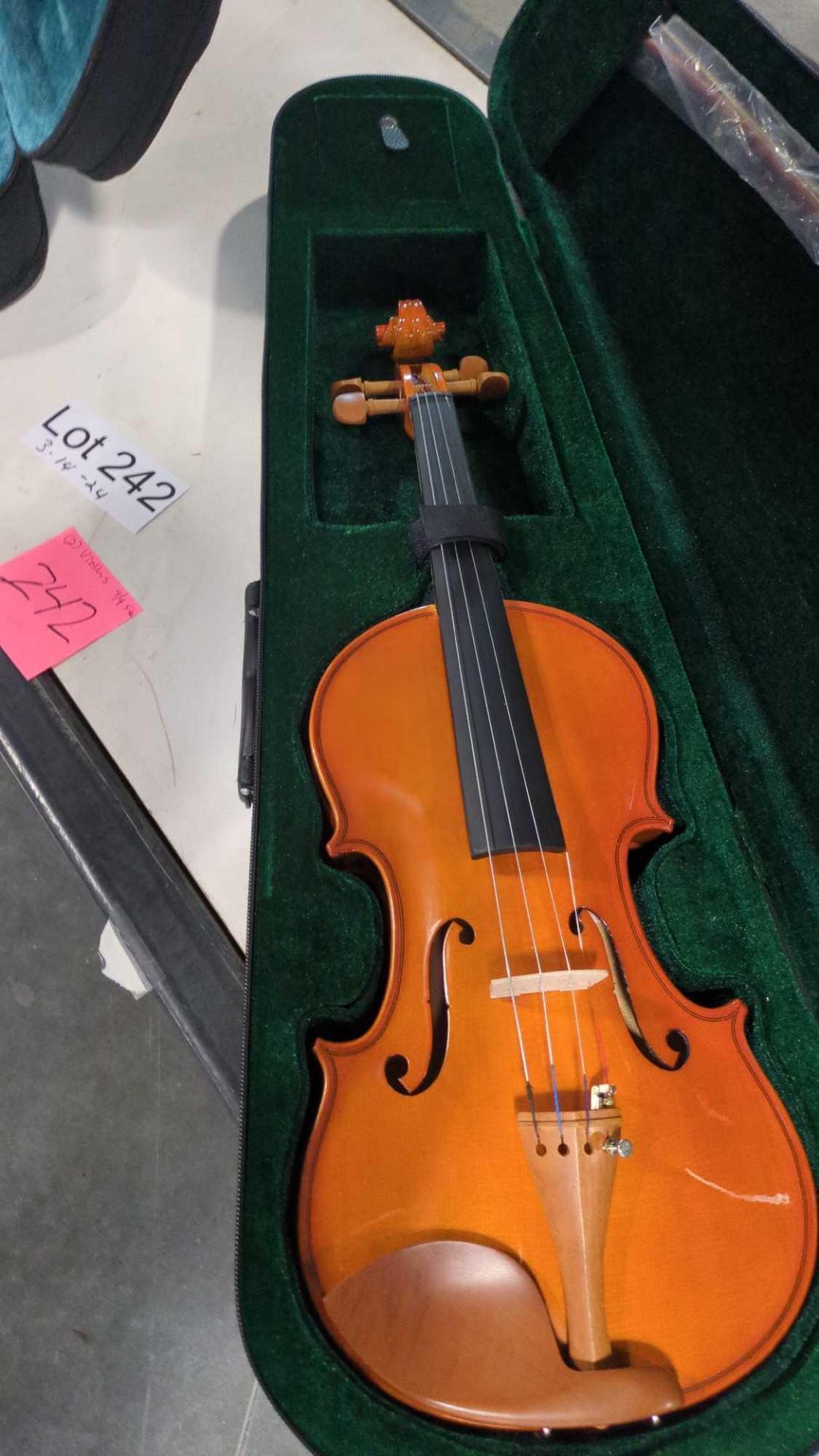 *2 Violins 4/4 with Cases - Image 3 of 6