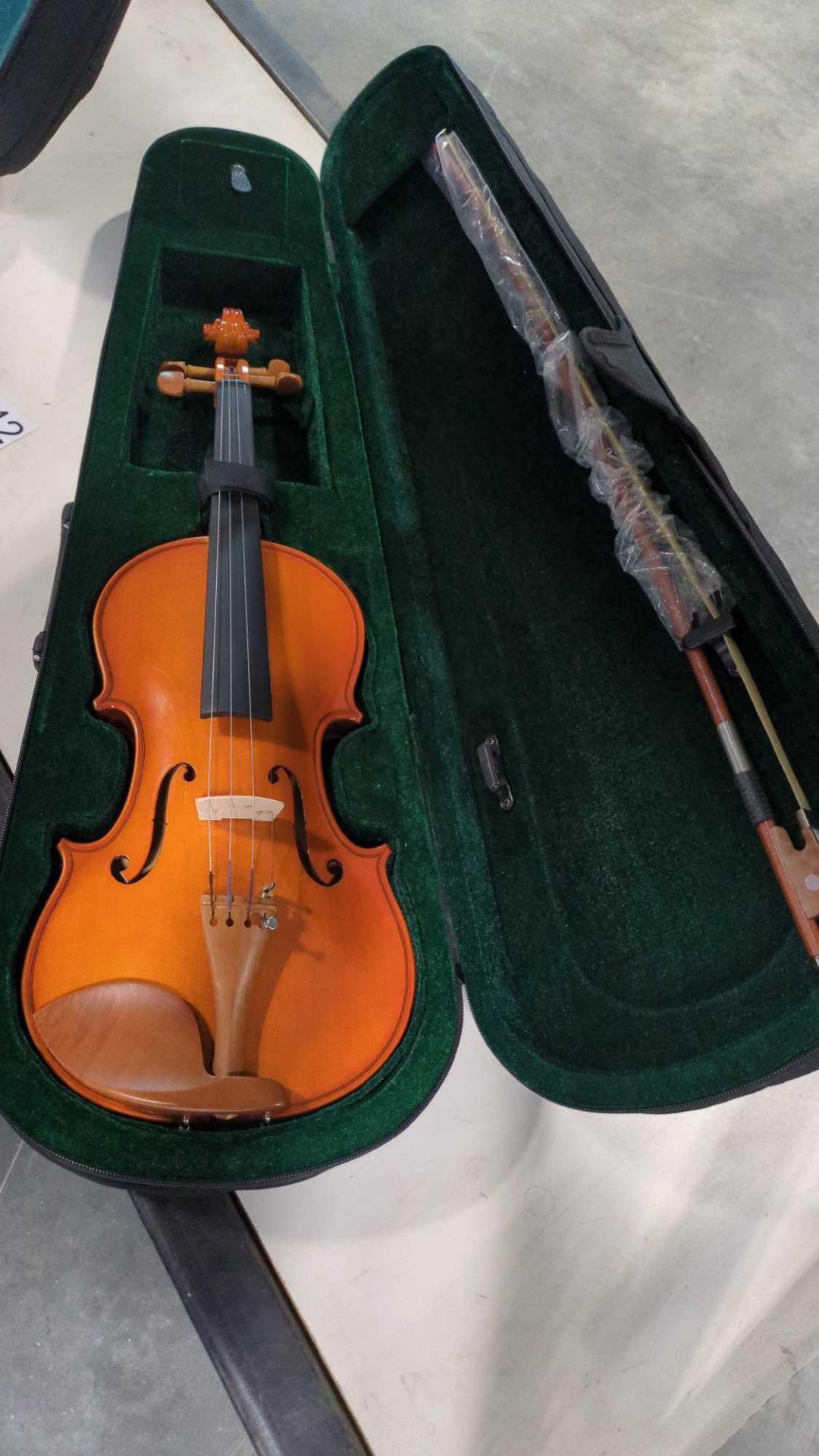 *2 Violins 4/4 with Cases - Image 2 of 6