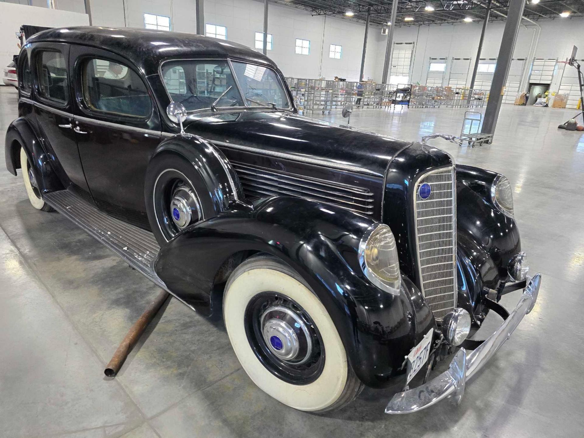 1938 Lincoln Model K v12 (last ran 4 years ago, we believe it needs new gas and a battery)  VIN #K91 - Image 32 of 37