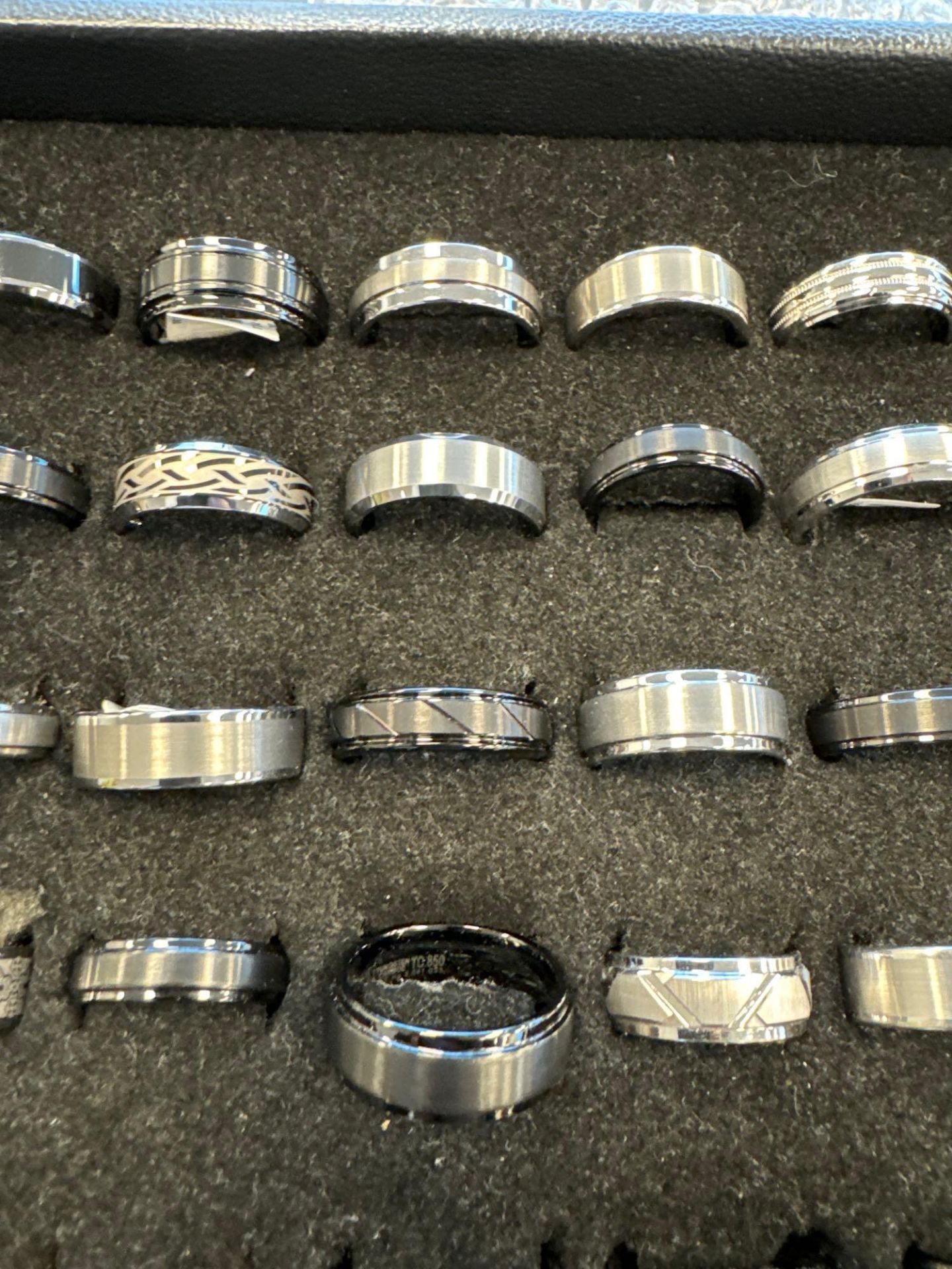 *Mens Wedding Bands: Metal Tungsten Carbide, Cobalt, Titanium - Image 4 of 5