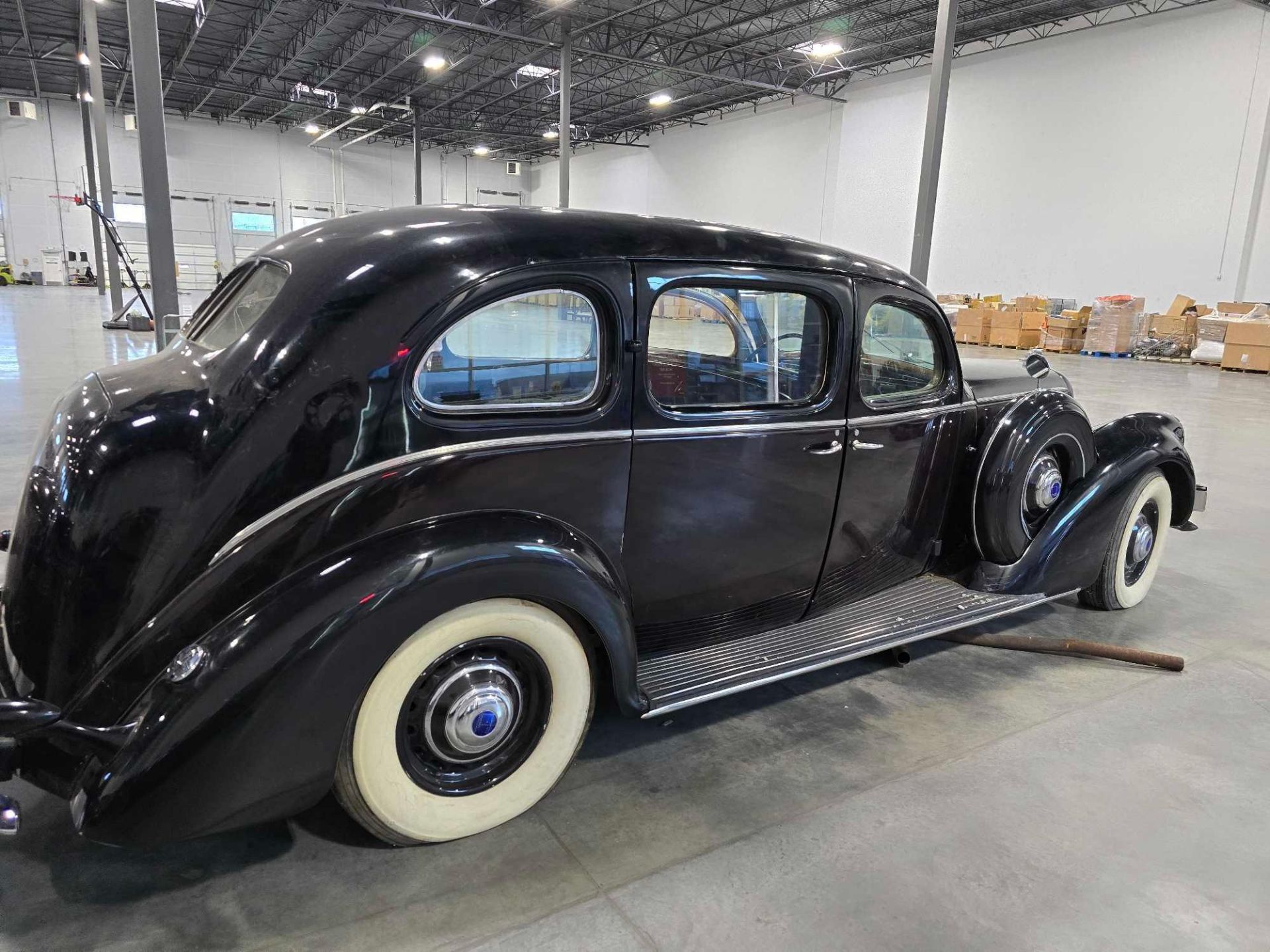 1938 Lincoln Model K v12 (last ran 4 years ago, we believe it needs new gas and a battery)  VIN #K91 - Image 20 of 37
