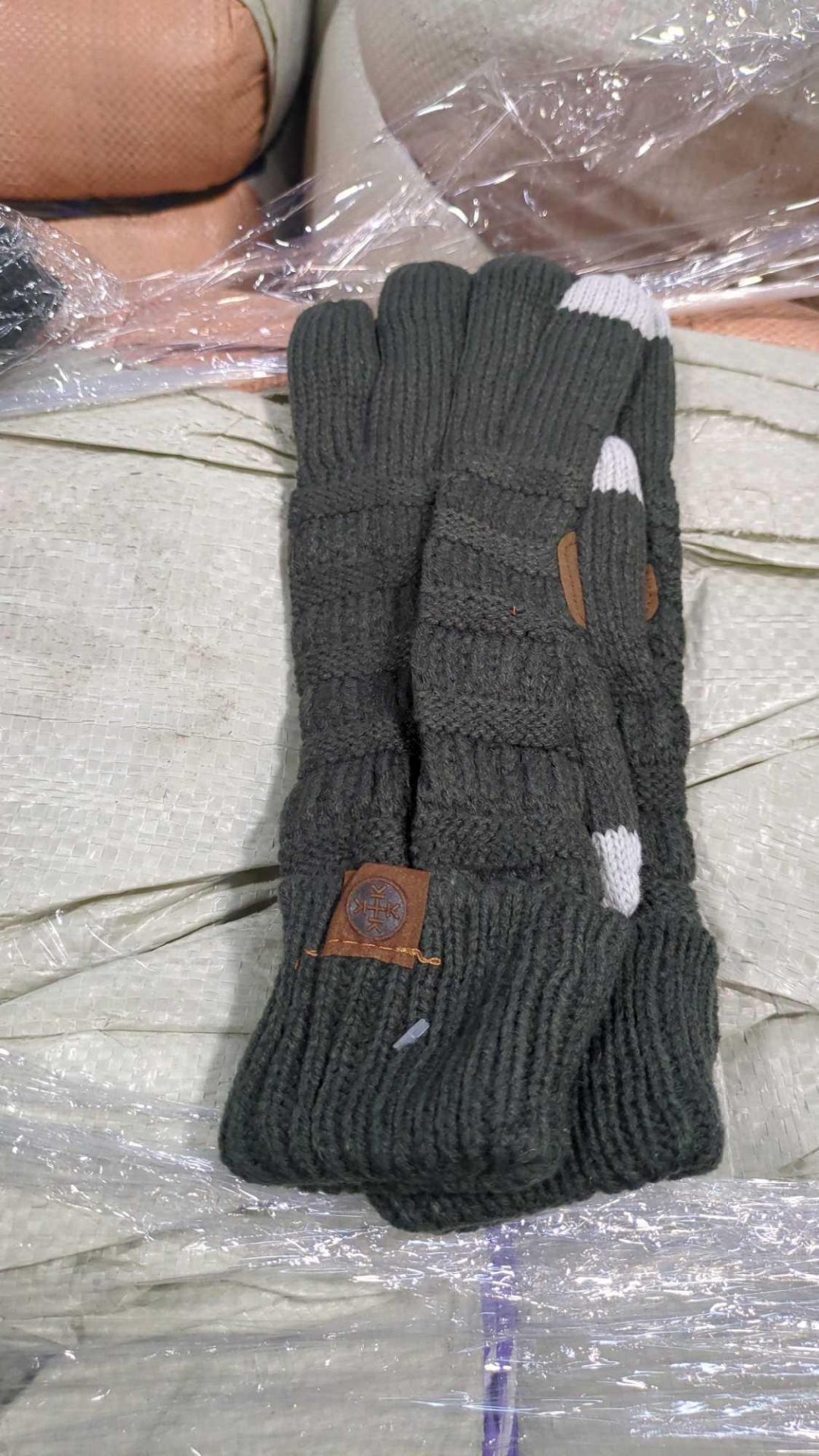 Pairs of Gloves - Image 5 of 8