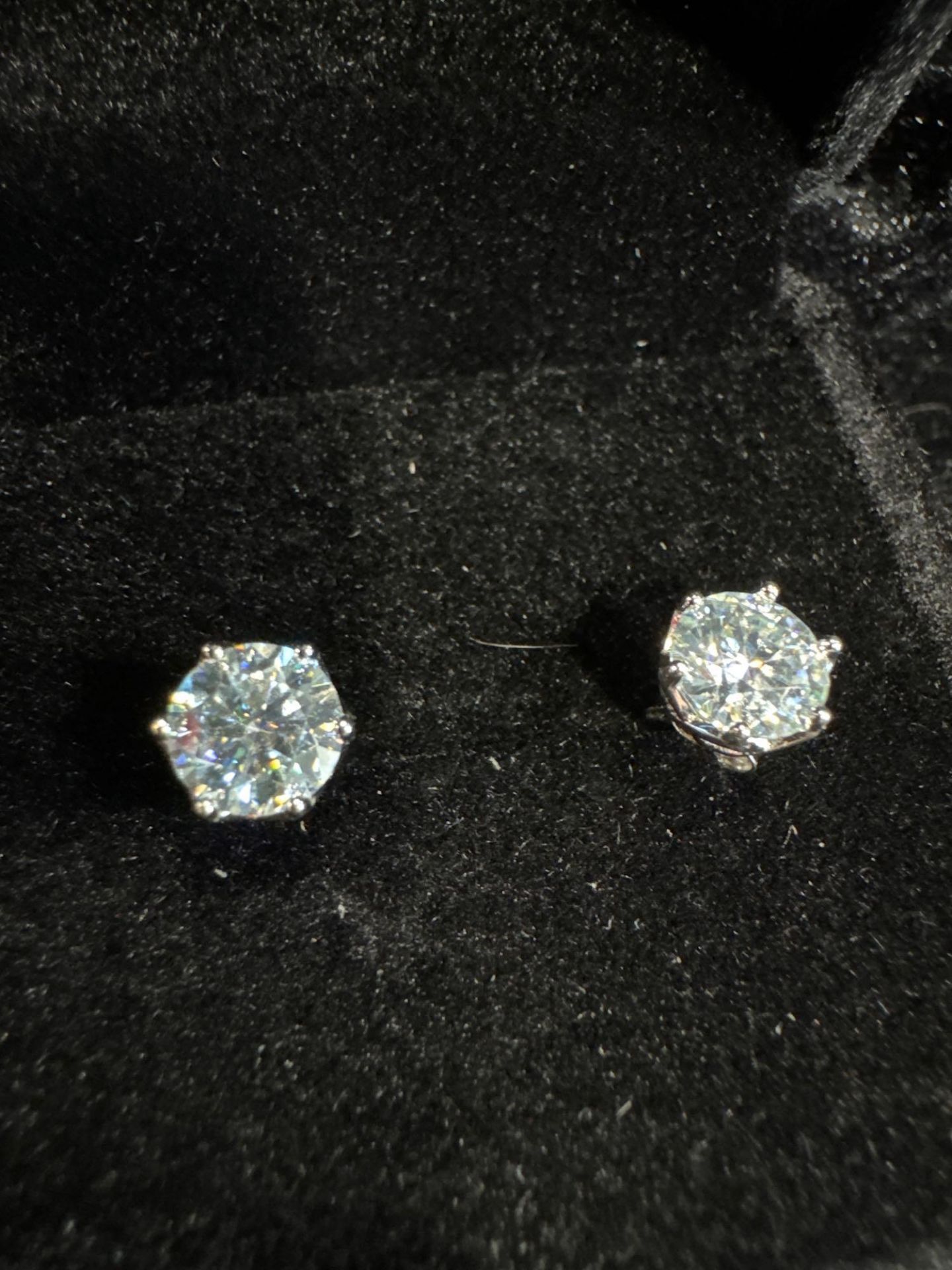 *1 + 1 Carat Moissante Earrings, Sterling Silver Studs and 1 Carat Moissante Womens Rngs with Sterli - Image 3 of 5