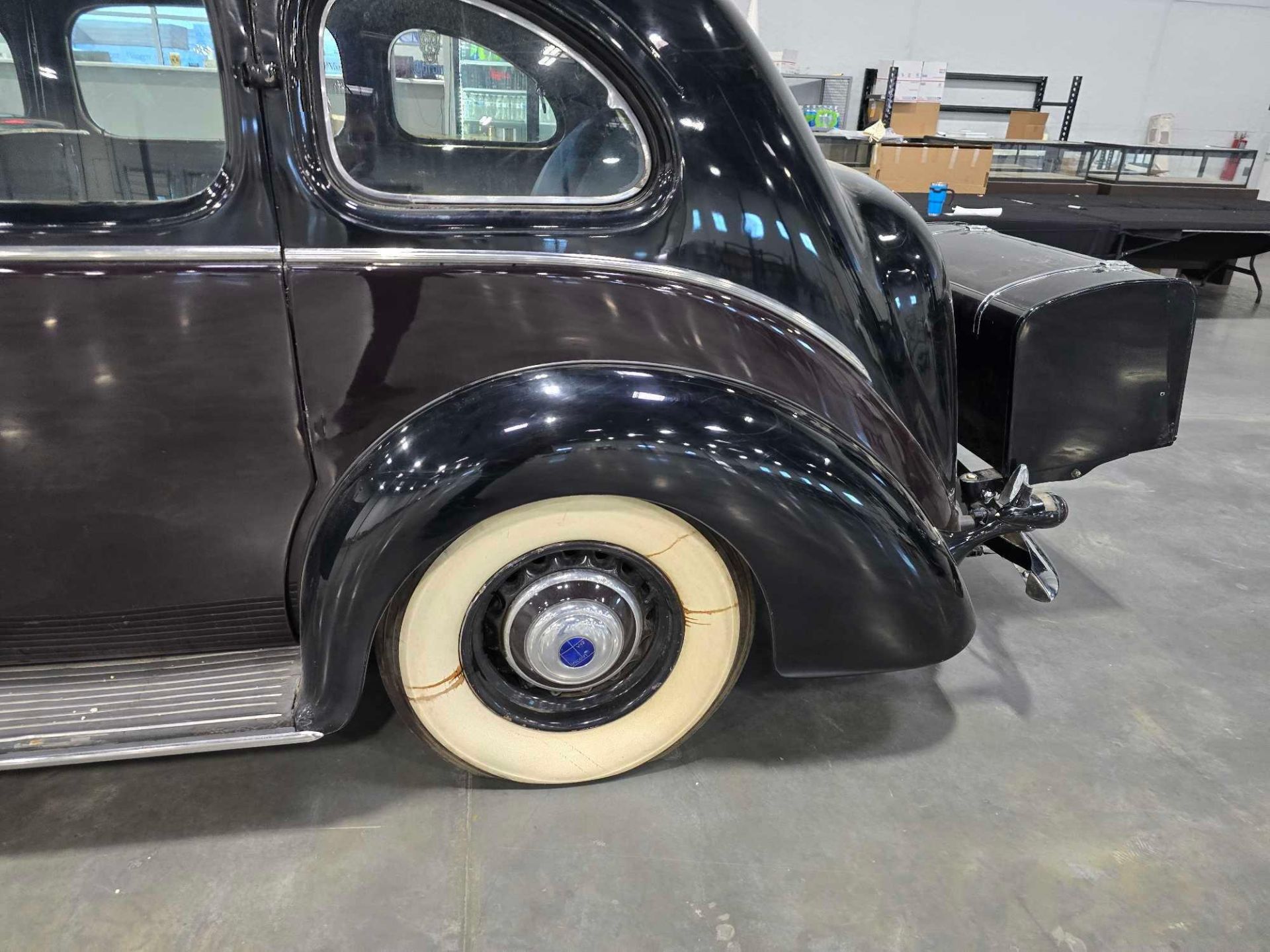 1938 Lincoln Model K v12 (last ran 4 years ago, we believe it needs new gas and a battery)  VIN #K91 - Image 6 of 37