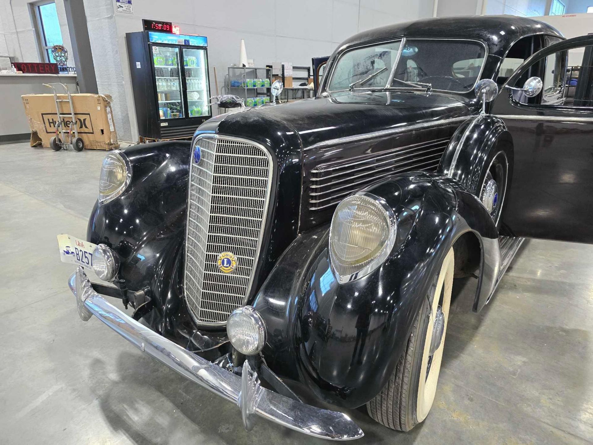 1938 Lincoln Model K v12 (last ran 4 years ago, we believe it needs new gas and a battery)  VIN #K91 - Image 37 of 37