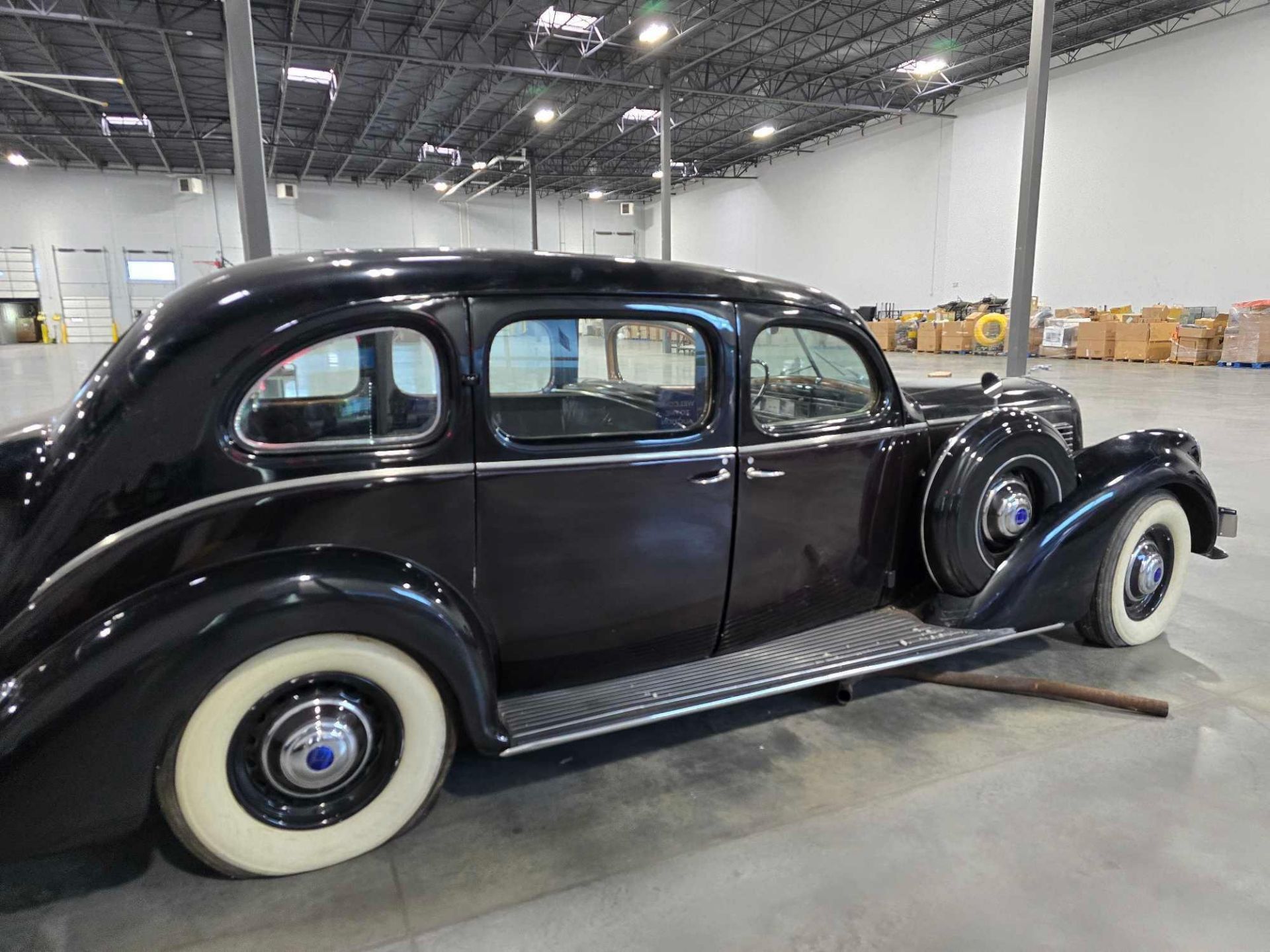 1938 Lincoln Model K v12 (last ran 4 years ago, we believe it needs new gas and a battery)  VIN #K91 - Image 5 of 37