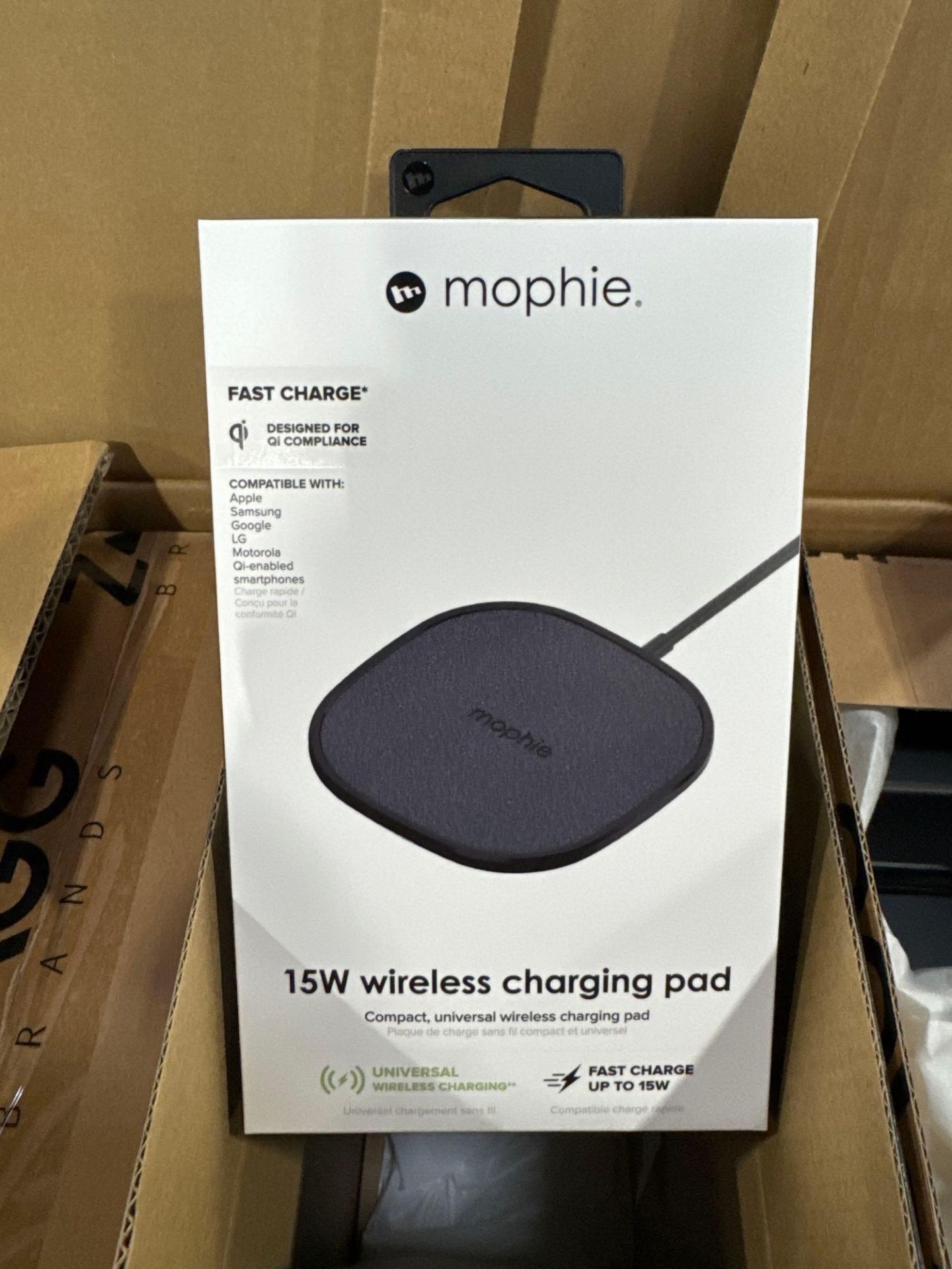 *20 mophie 15w wireless charging pad - Image 4 of 5
