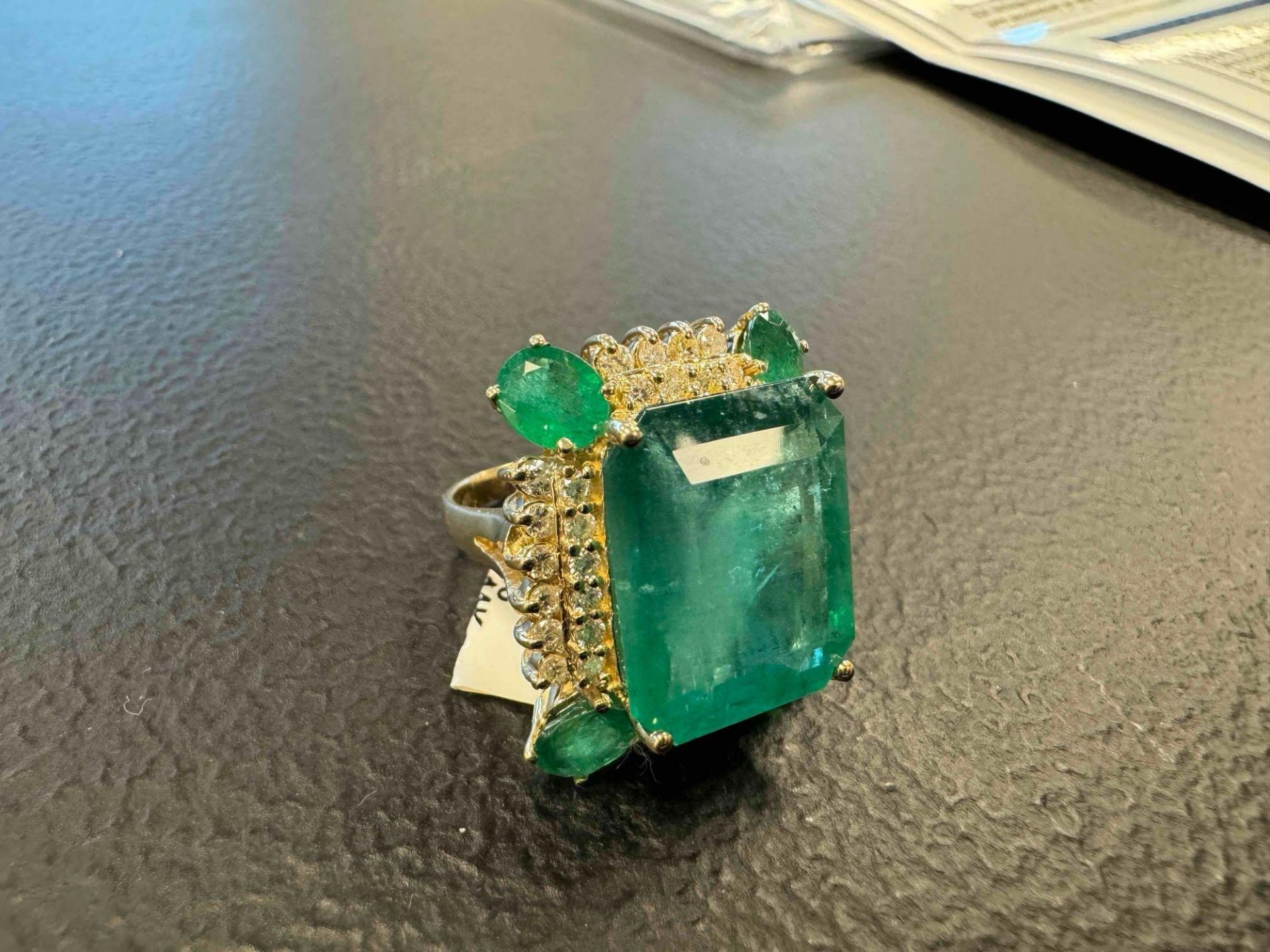 14K Yellow Gold Emerald Beryl & Diamond Ring 18.06ctw Emerald, 1.00 ctw Diamond - Image 2 of 7