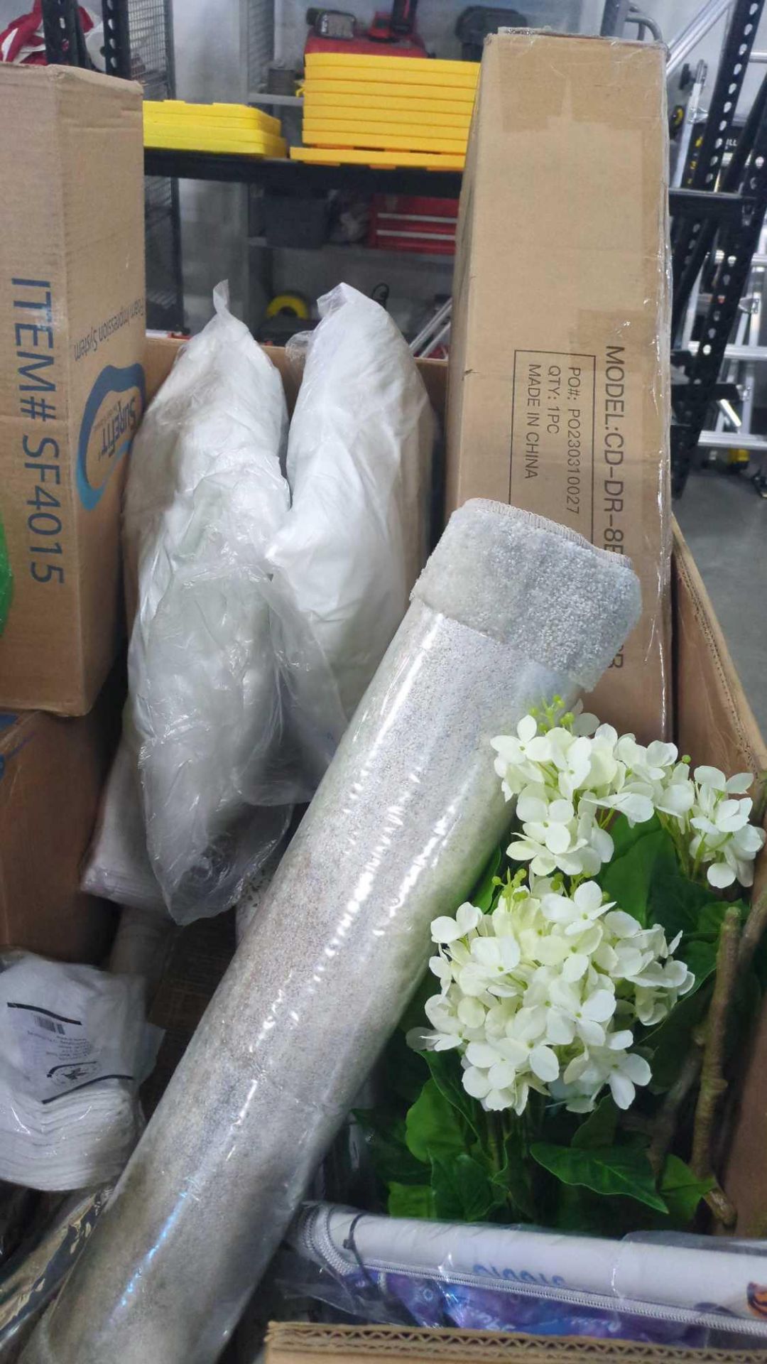 Filter roll, Faux flowers, Hinged, containers, rug, Bubble wrap, peleton mat, towels and more - Image 2 of 9
