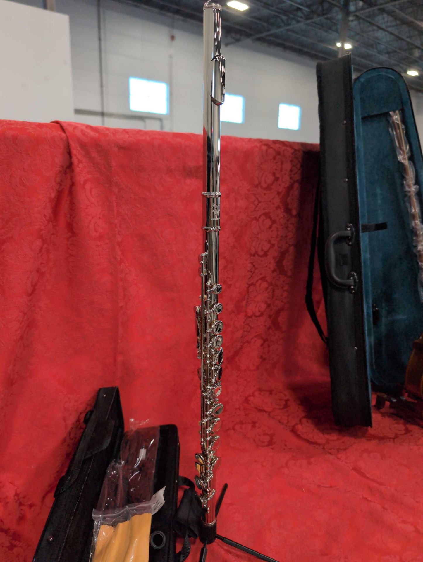 Flute w/stand - Image 2 of 6
