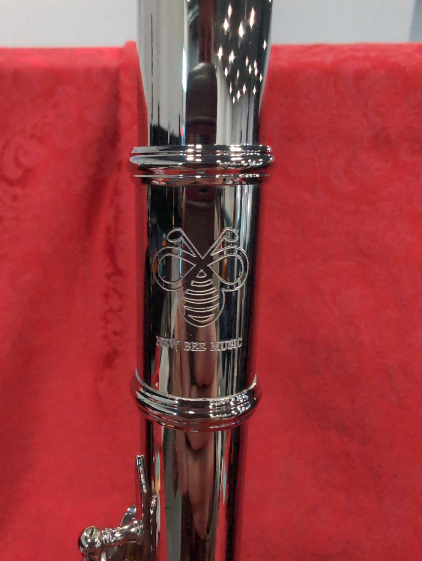 Flute w/stand - Image 3 of 6