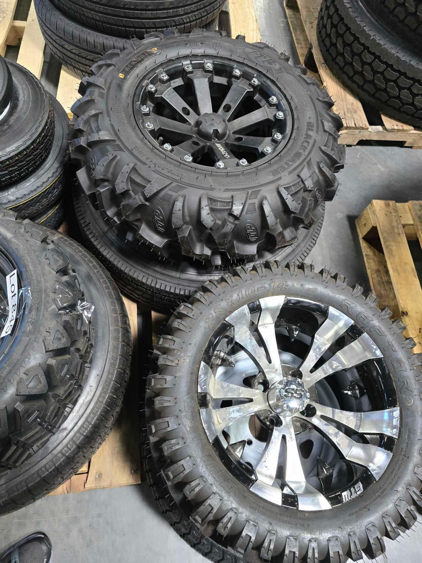 pallet of tires with rims - Image 3 of 5