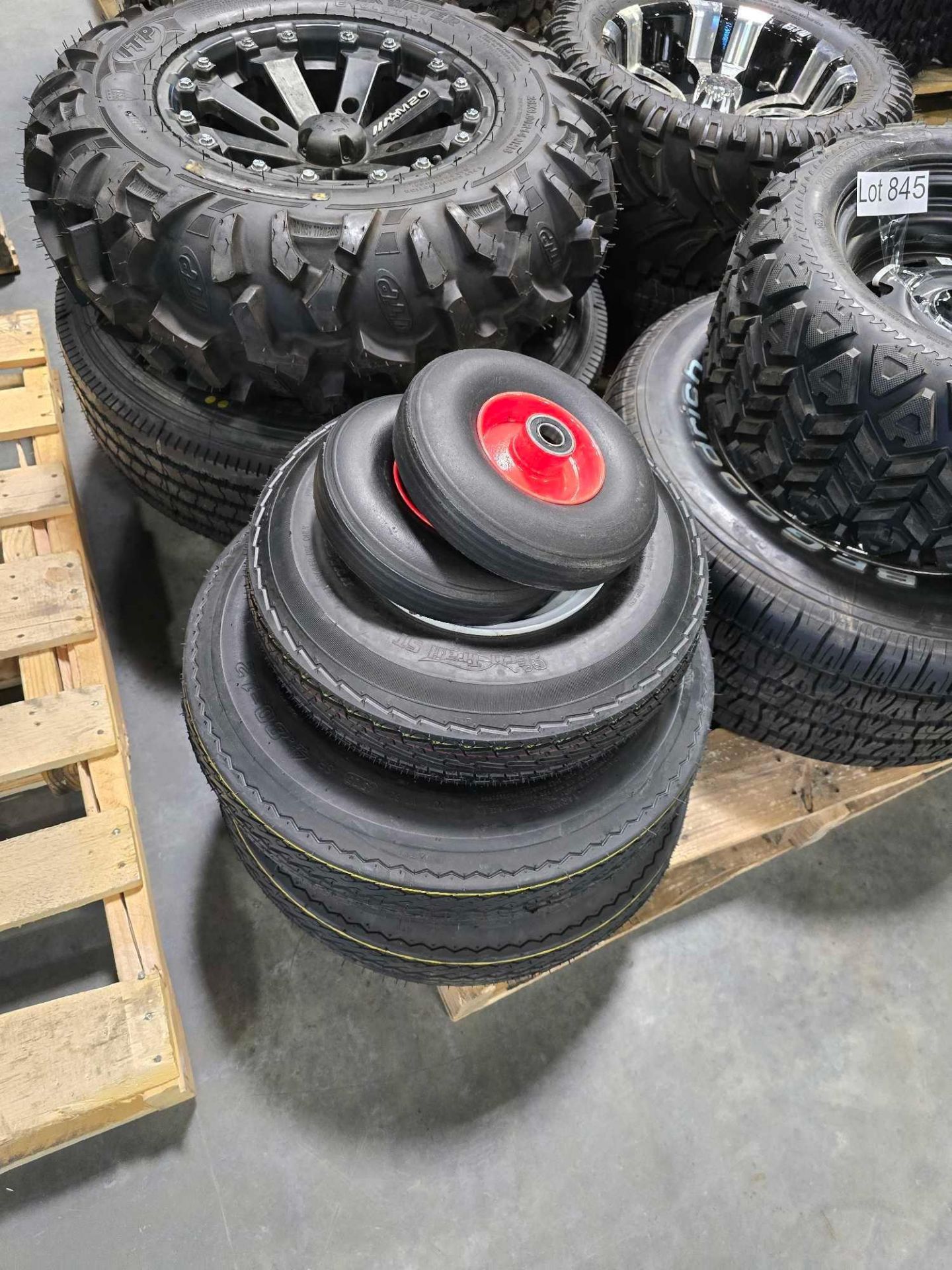 pallet of tires with rims - Image 4 of 5