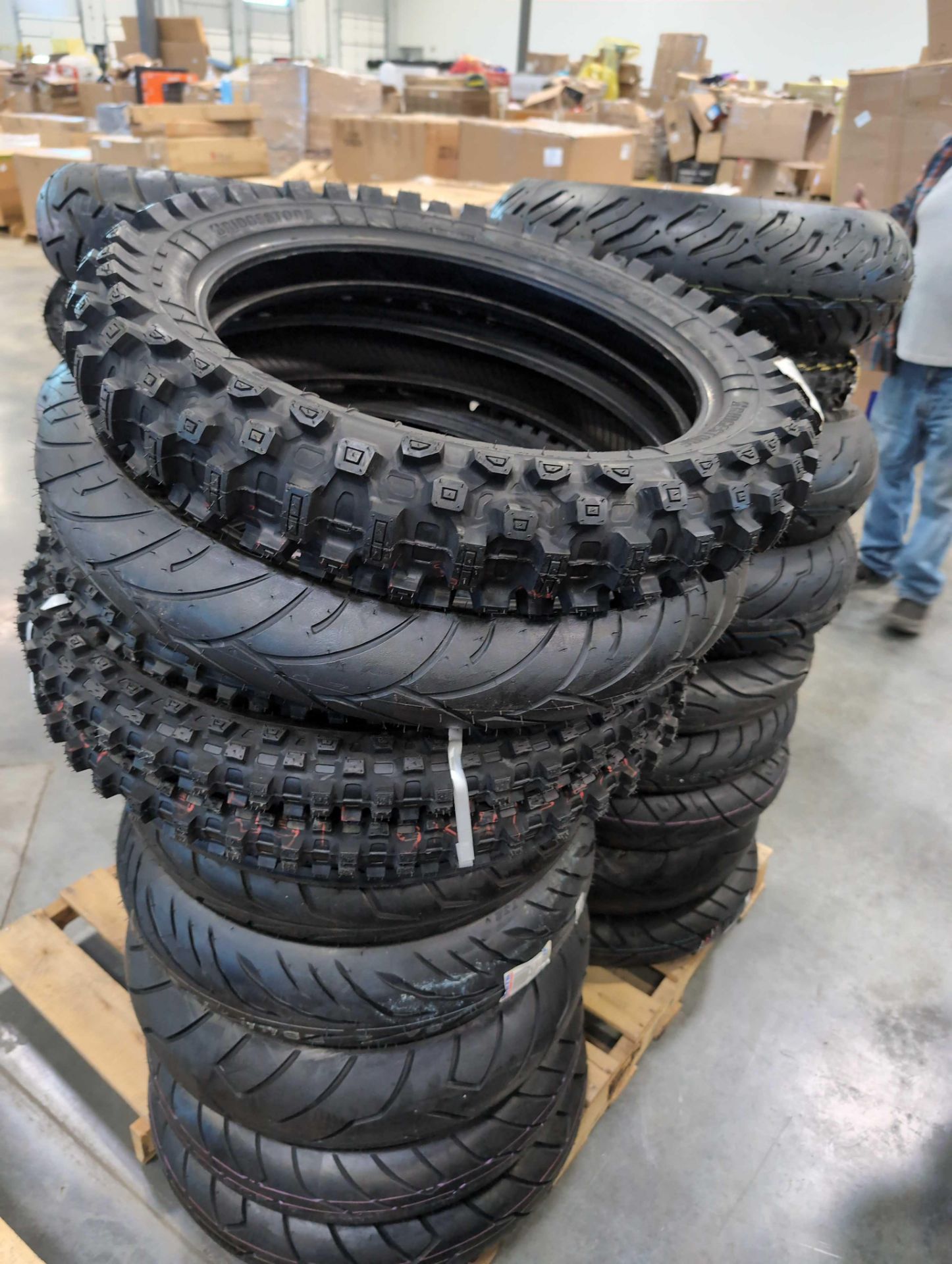 pallet of Dunlop elite in Michelin motorcycle tires - Image 8 of 8