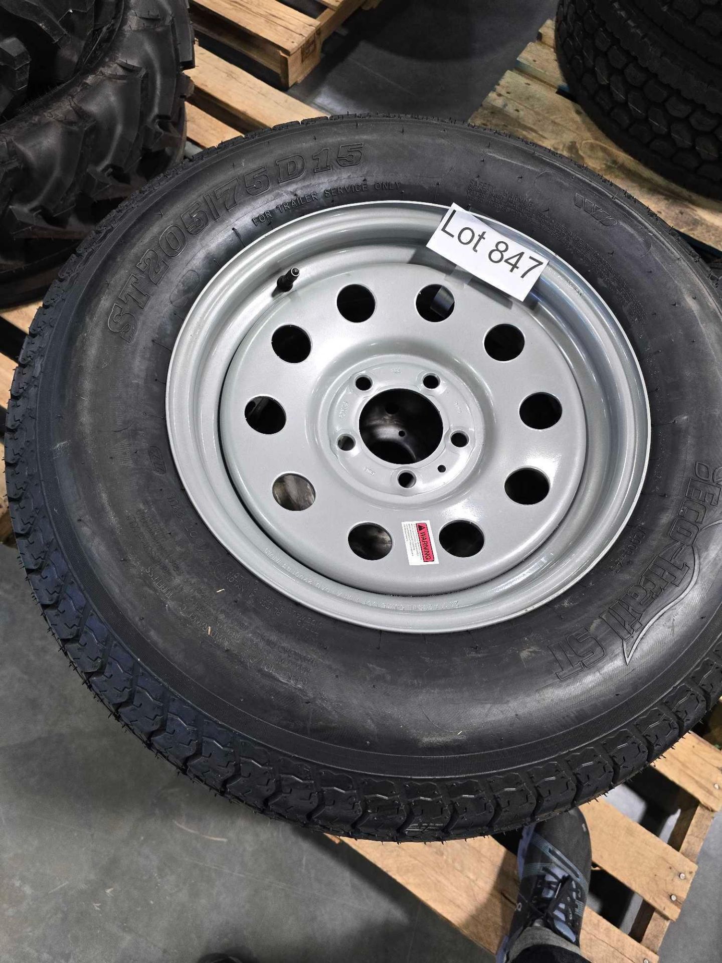 pallet of tires with rims - Image 3 of 11