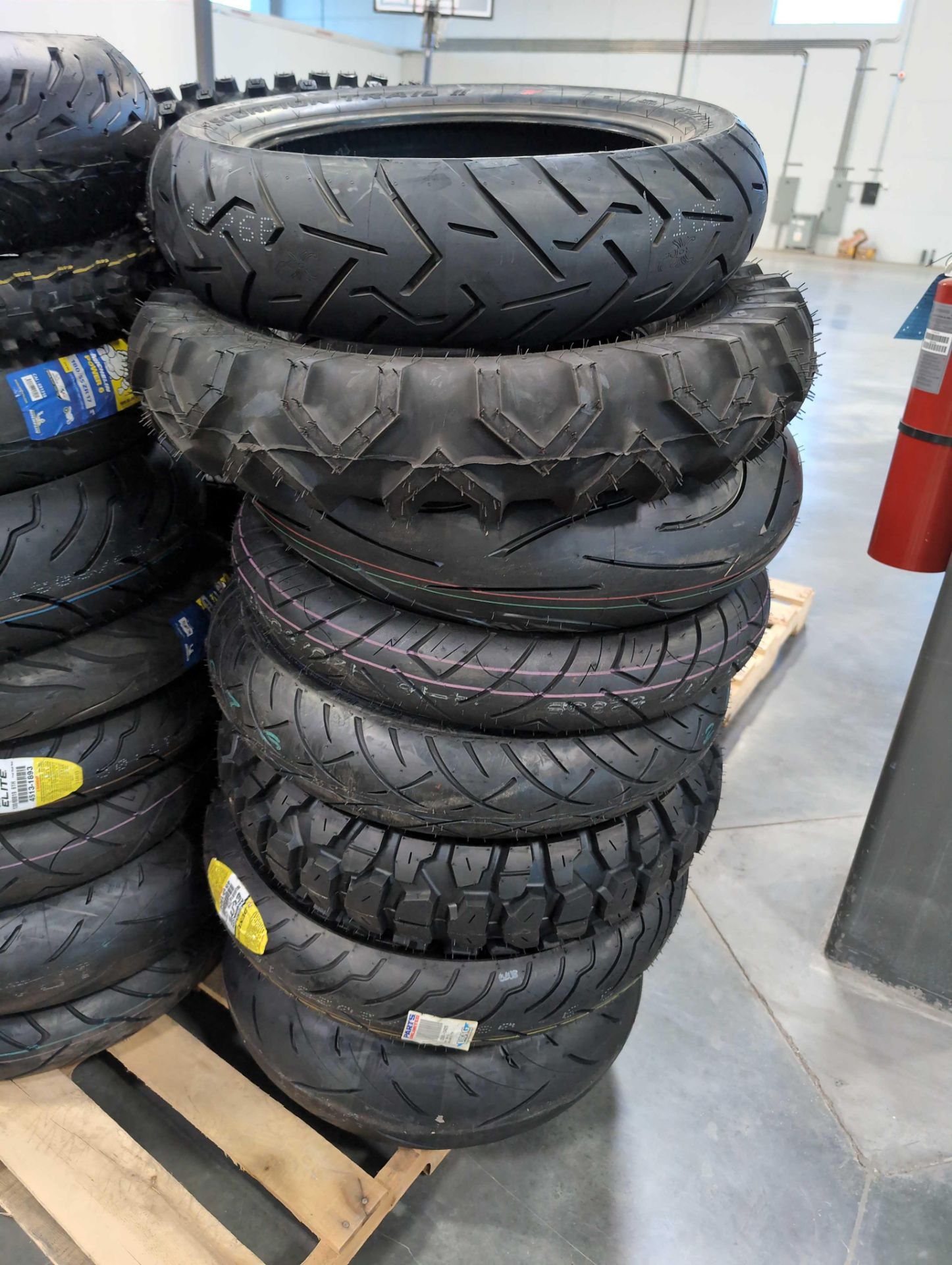pallet of Dunlop elite in Michelin motorcycle tires - Image 3 of 8
