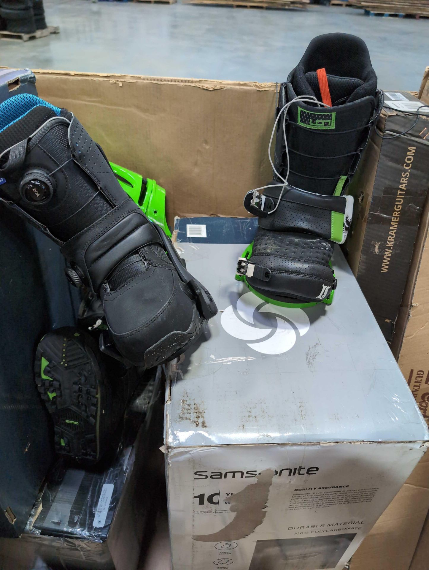 Samsonite Luggage, Electric skateboard out of box, field hockey sticks, fishing poles, Caraway pans, - Bild 3 aus 22