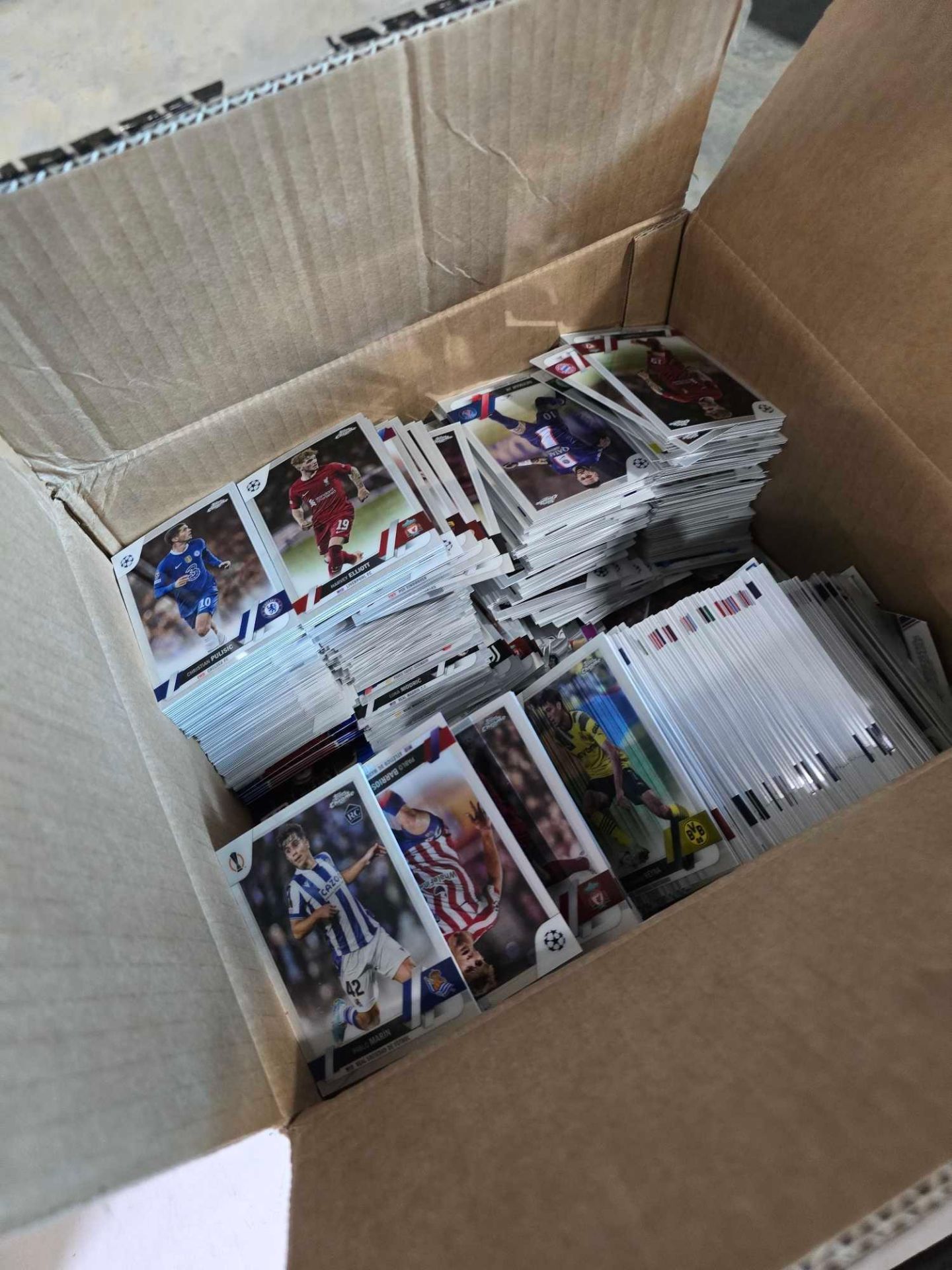 lot of soccer cards multiple units - Image 2 of 5