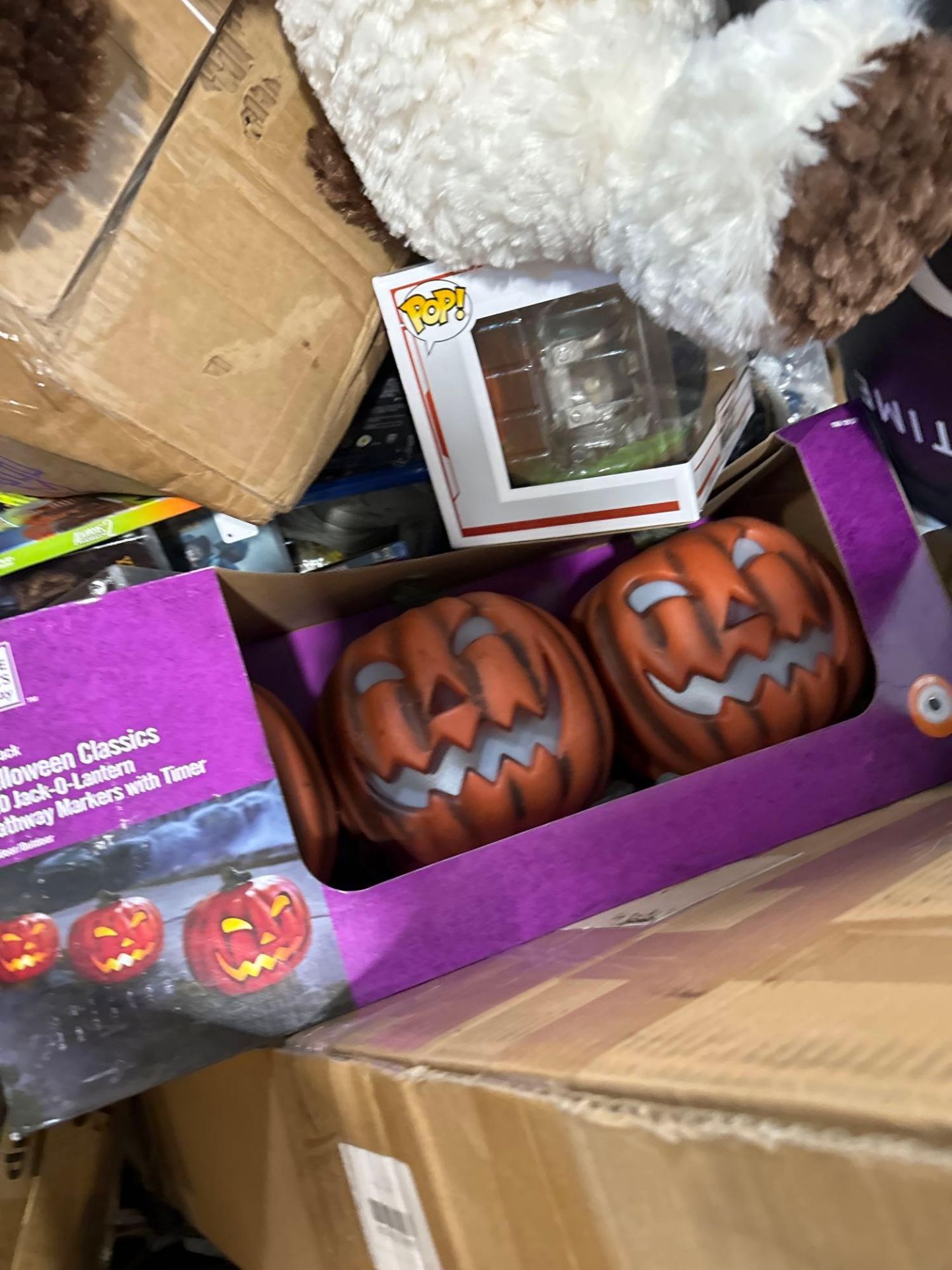 pumpkins, Play-Doh, dog, goat fuel sports energy container, the child and miscellaneous - Image 6 of 7