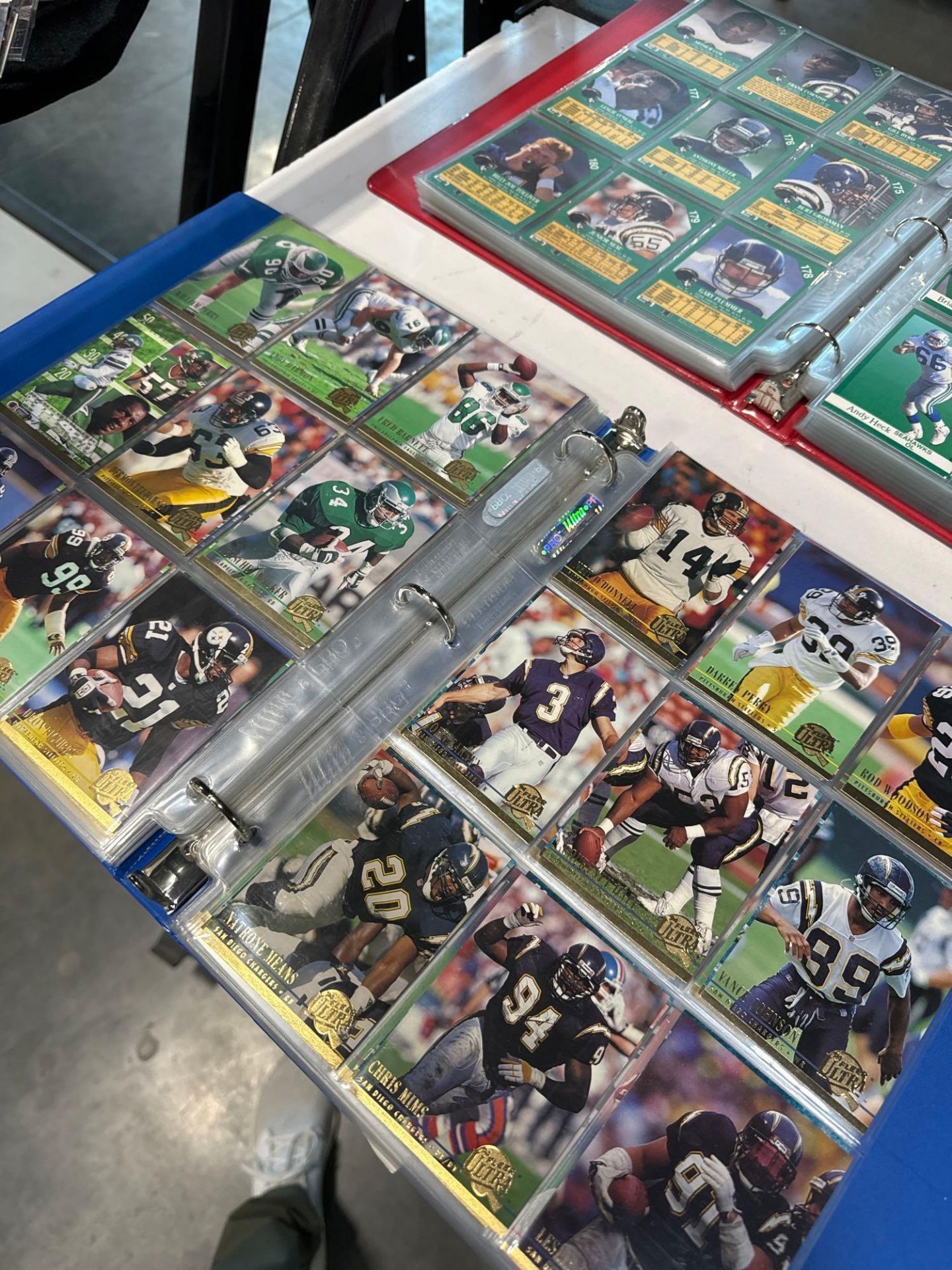 large lot of football cards - Image 3 of 19