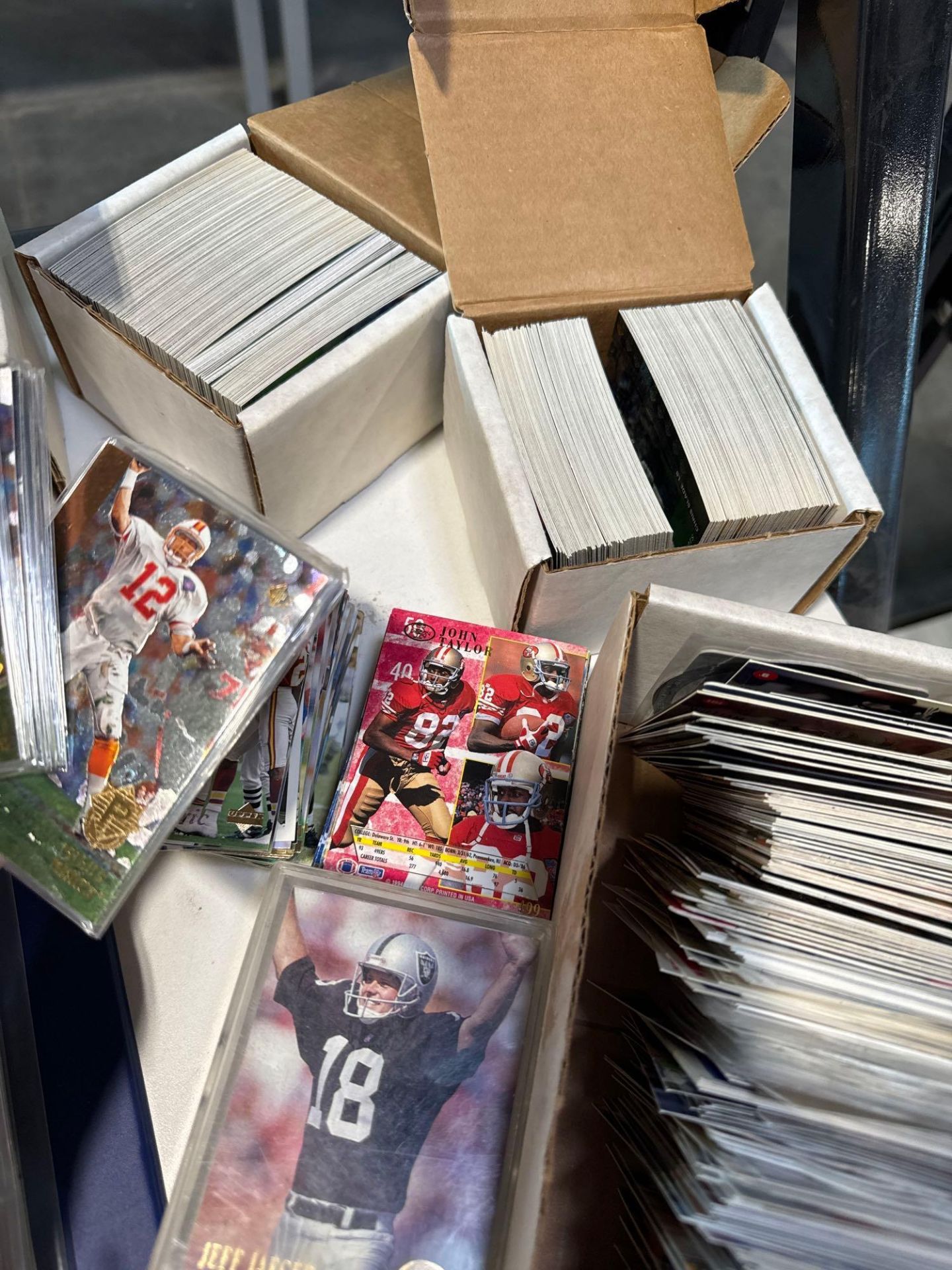 large lot of football cards - Image 18 of 19
