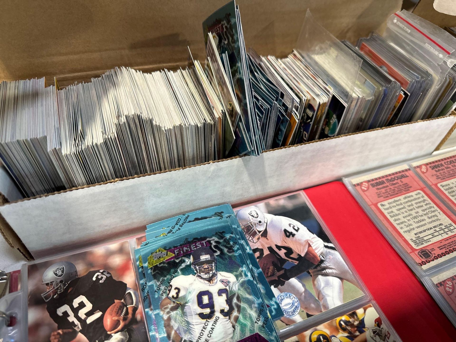large lot of football cards - Image 11 of 19