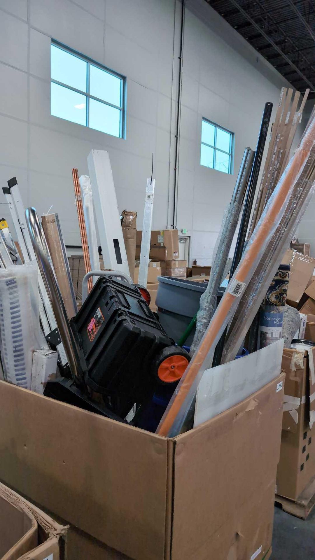 tool storage, Ladders, Rug, Poles, garbage cans and more - Image 2 of 8