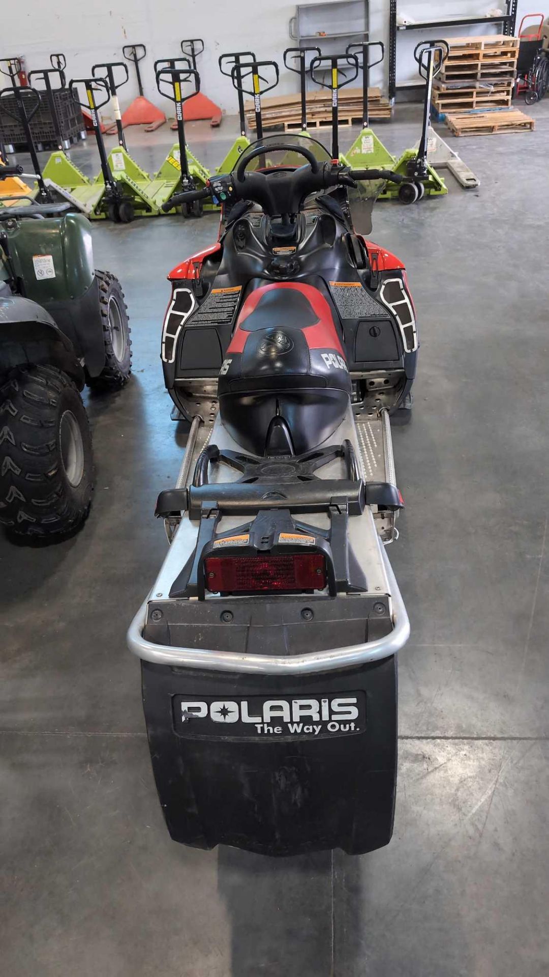 2006 Polaris 900 RMK Snowmobile, w/ 4,119 Miles runs and drives title in hand $195 Doc Fee - Bild 4 aus 6