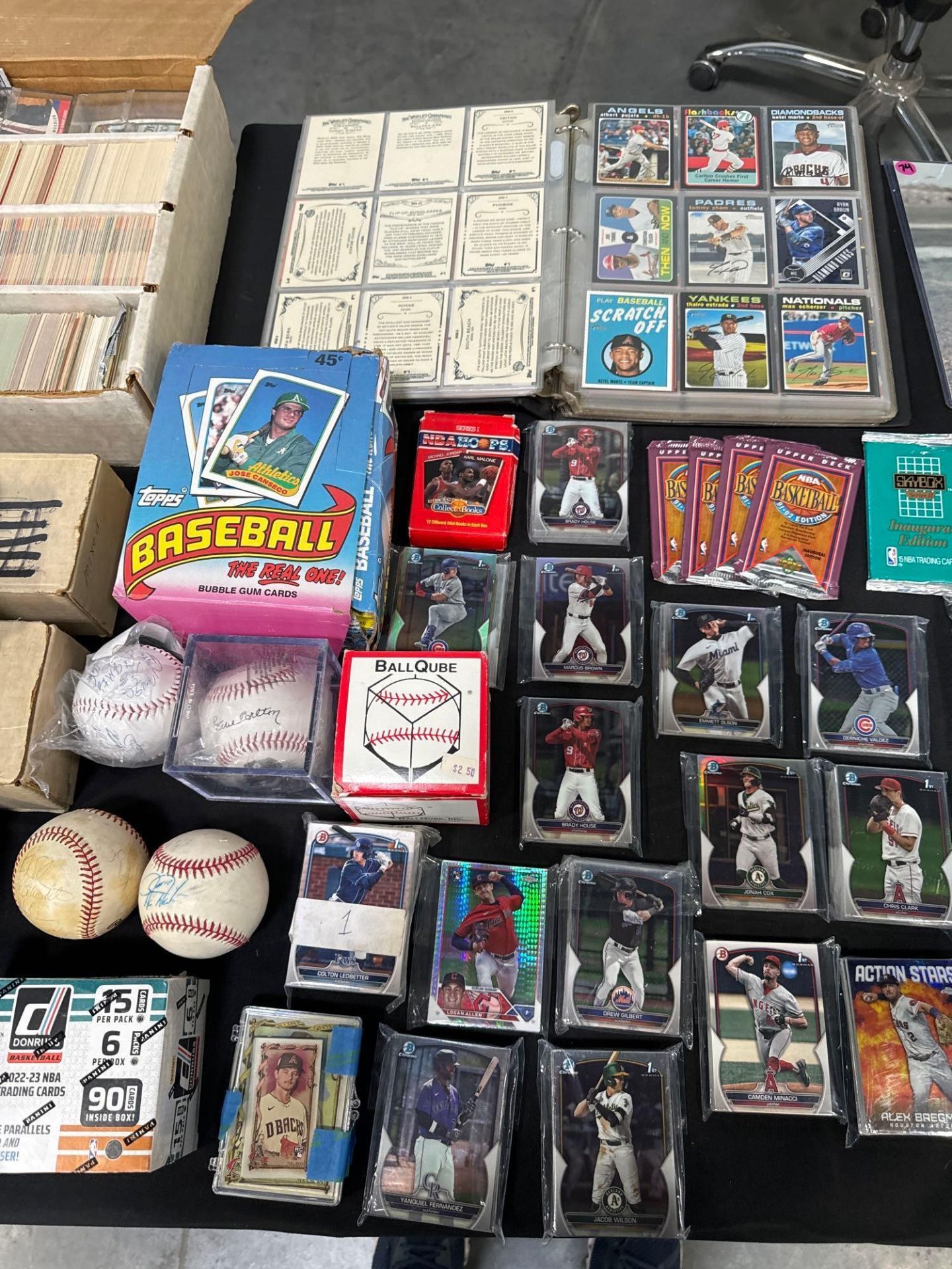 Mega Sports card Lot with Signe baseballs and more - Image 4 of 9