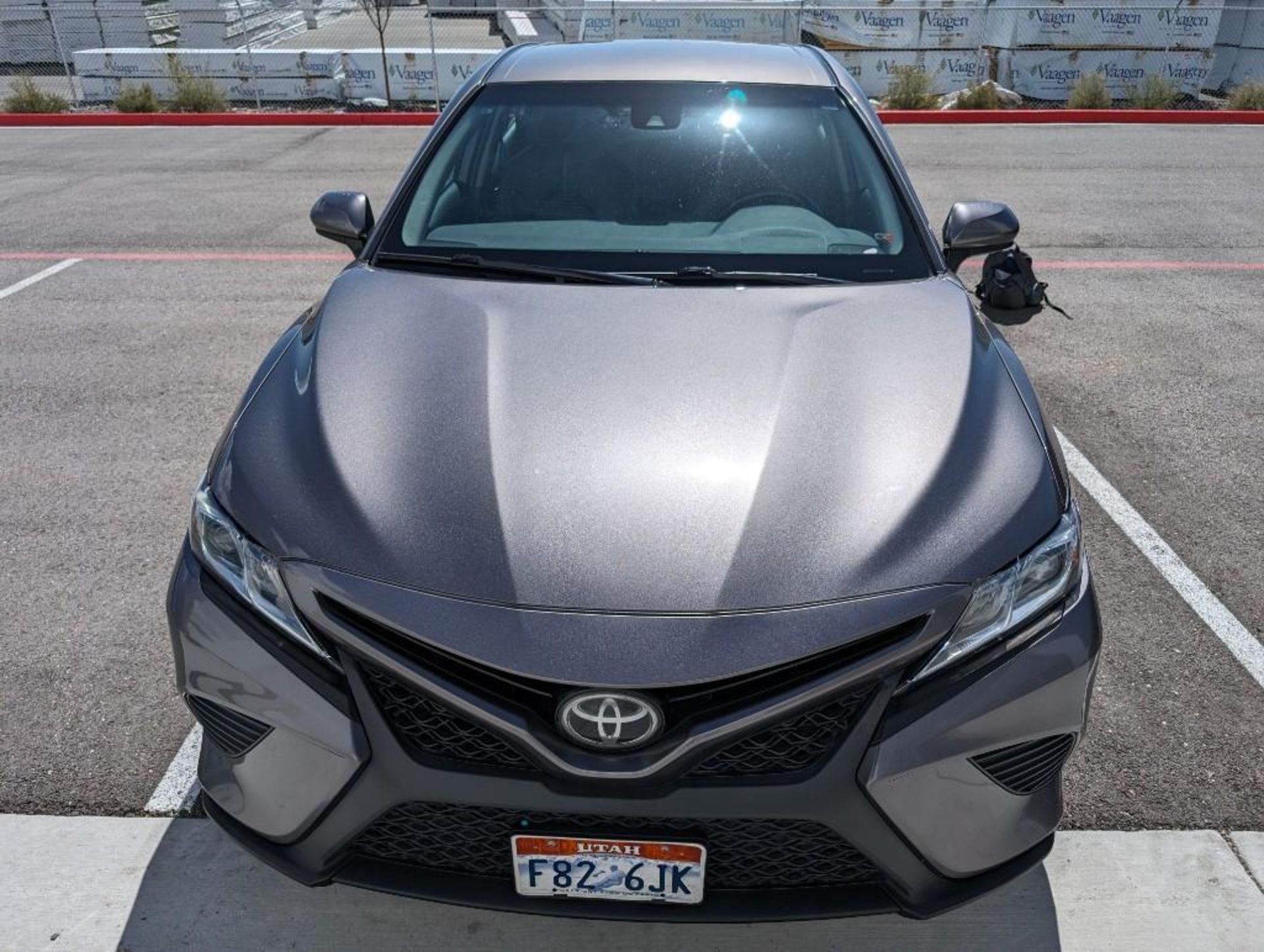 2018 Toyota Camry SE w/ 101,344 Miles, FWD 4 cylinder VIN #: 4T1B11HK2JU024047 Features and Notes: r - Bild 2 aus 16