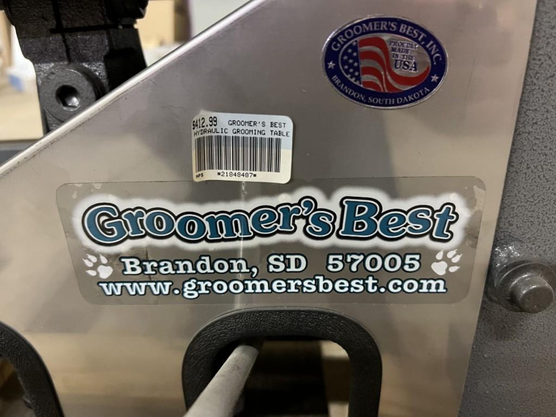 Groomer's Best Hydraulic Grooming Table (located offsite at: Located at: 3785 W 1987 S. SLC, UT 8410 - Image 2 of 2