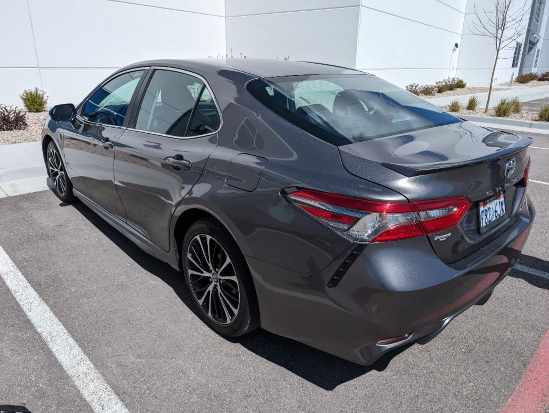 2018 Toyota Camry SE w/ 101,344 Miles, FWD 4 cylinder VIN #: 4T1B11HK2JU024047 Features and Notes: r - Image 4 of 16