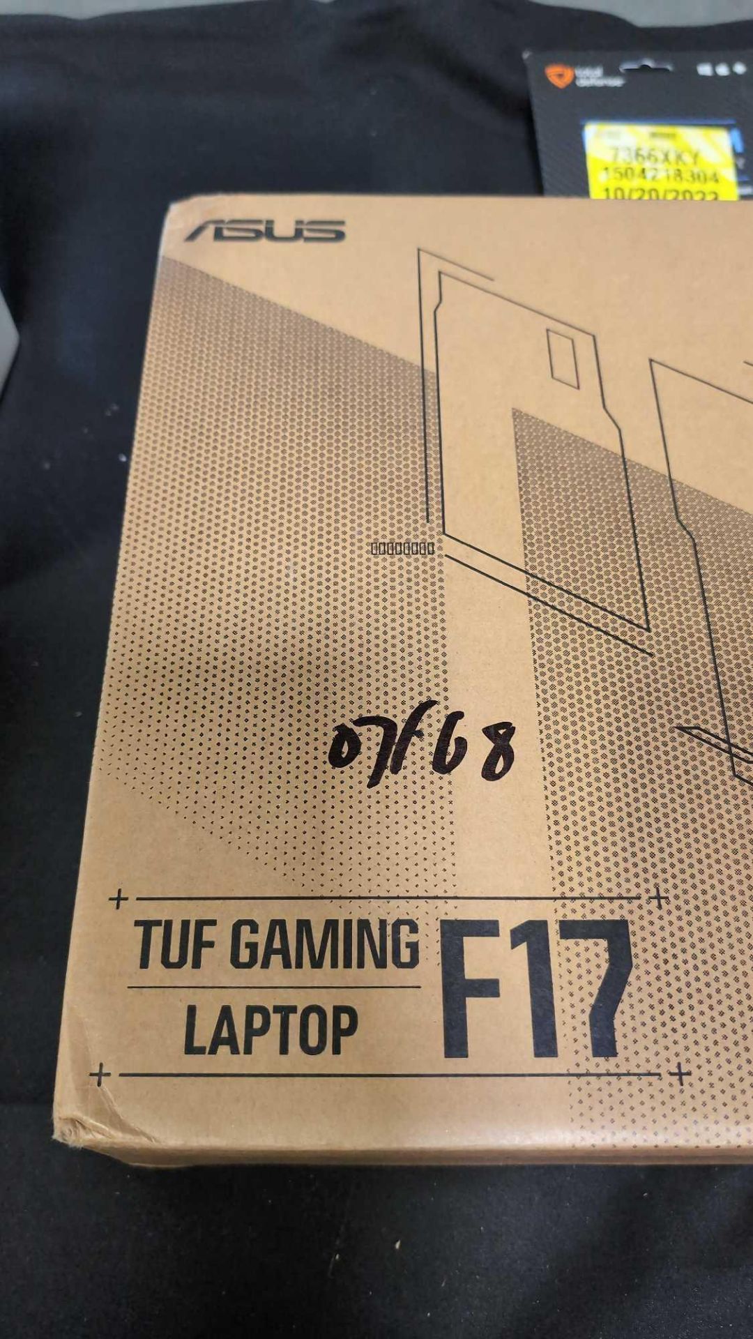 Asus The Gaming Laptop F17 Tuf gaming - Image 2 of 3