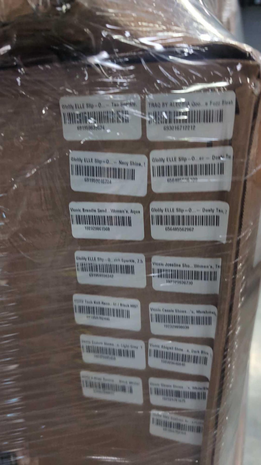 pallet of A, B and c grade shoes including Brooks, Asics GoLily, vionic, fit flop - Image 14 of 17