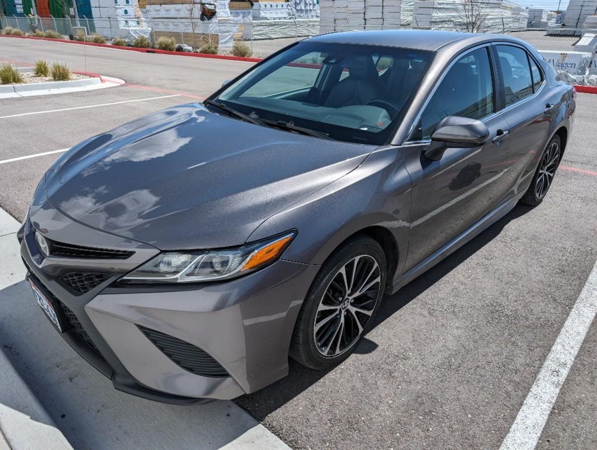 2018 Toyota Camry SE w/ 101,344 Miles, FWD 4 cylinder VIN #: 4T1B11HK2JU024047 Features and Notes: r - Bild 3 aus 16
