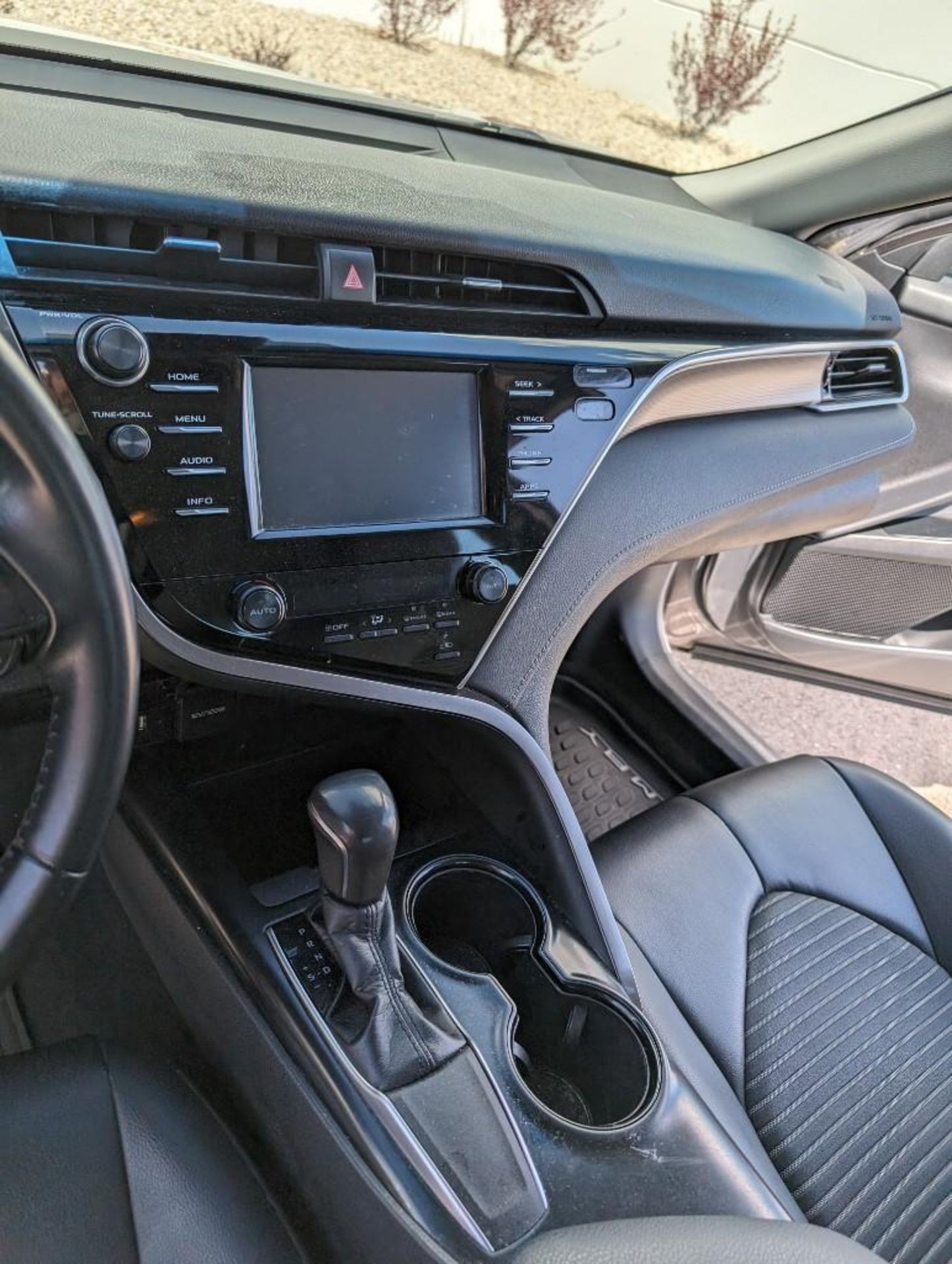 2018 Toyota Camry SE w/ 101,344 Miles, FWD 4 cylinder VIN #: 4T1B11HK2JU024047 Features and Notes: r - Image 10 of 16