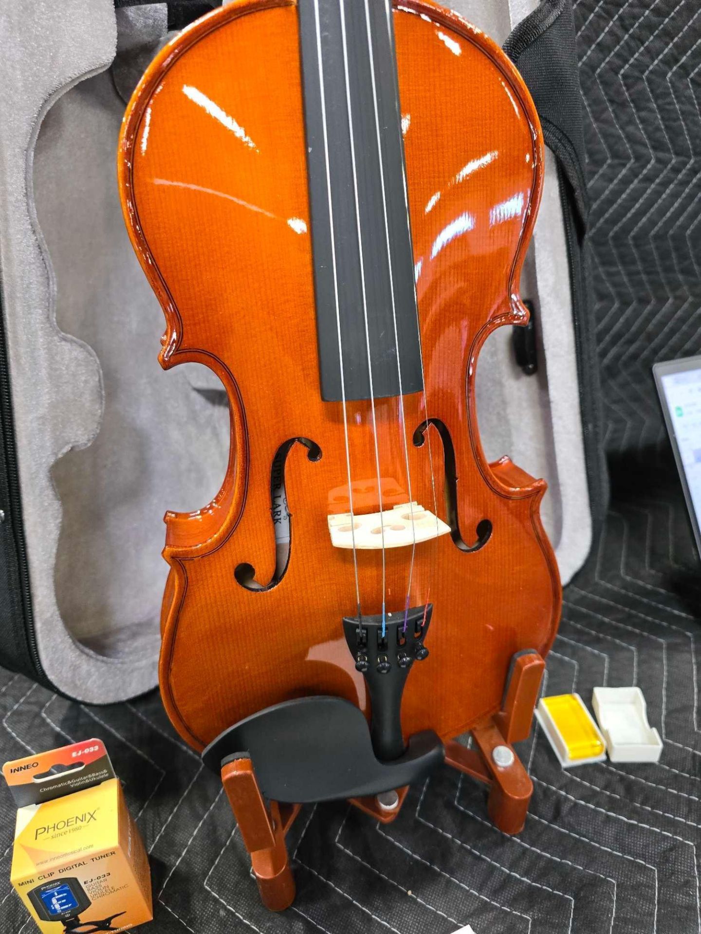 Violin 4/4 Size w/stand - Image 2 of 4