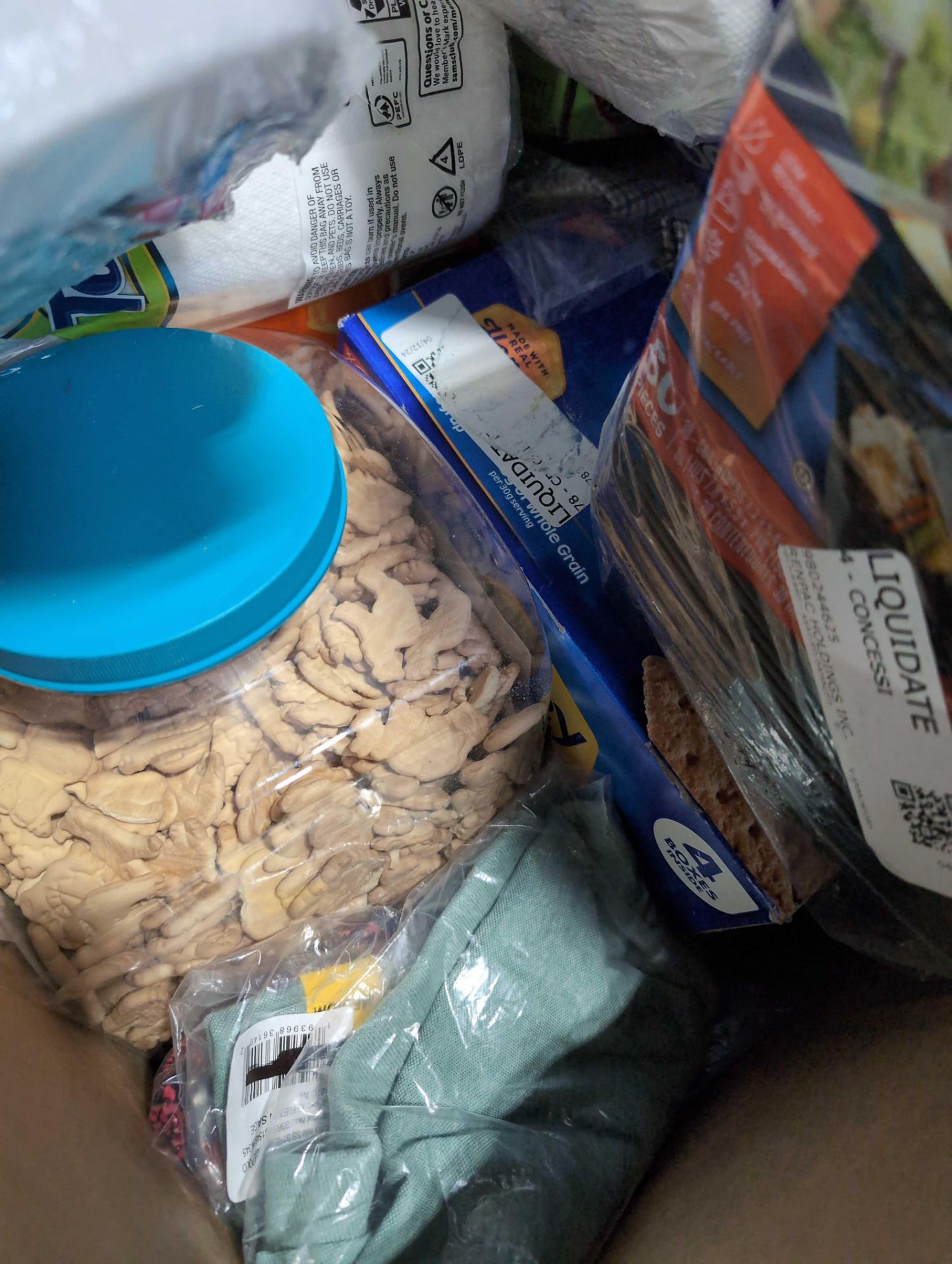 Big box store in a box: Toilet Paper, food containers, Towels, laundry detergent, nacho cheese sauce - Image 11 of 12