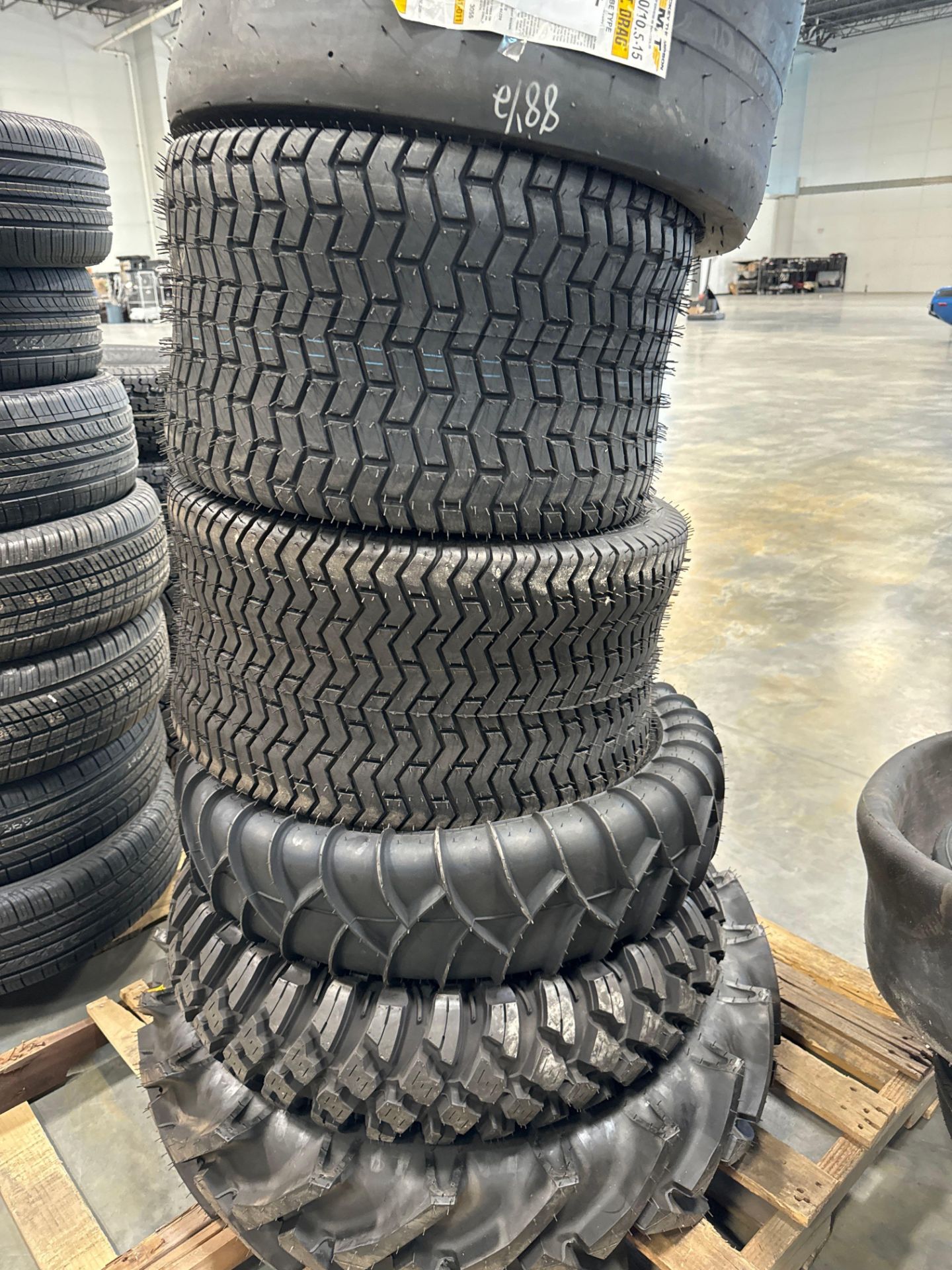 Tires - Image 3 of 4