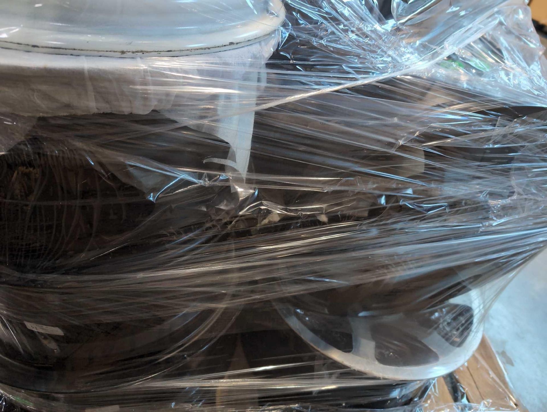 Pallet of rims - Image 8 of 9