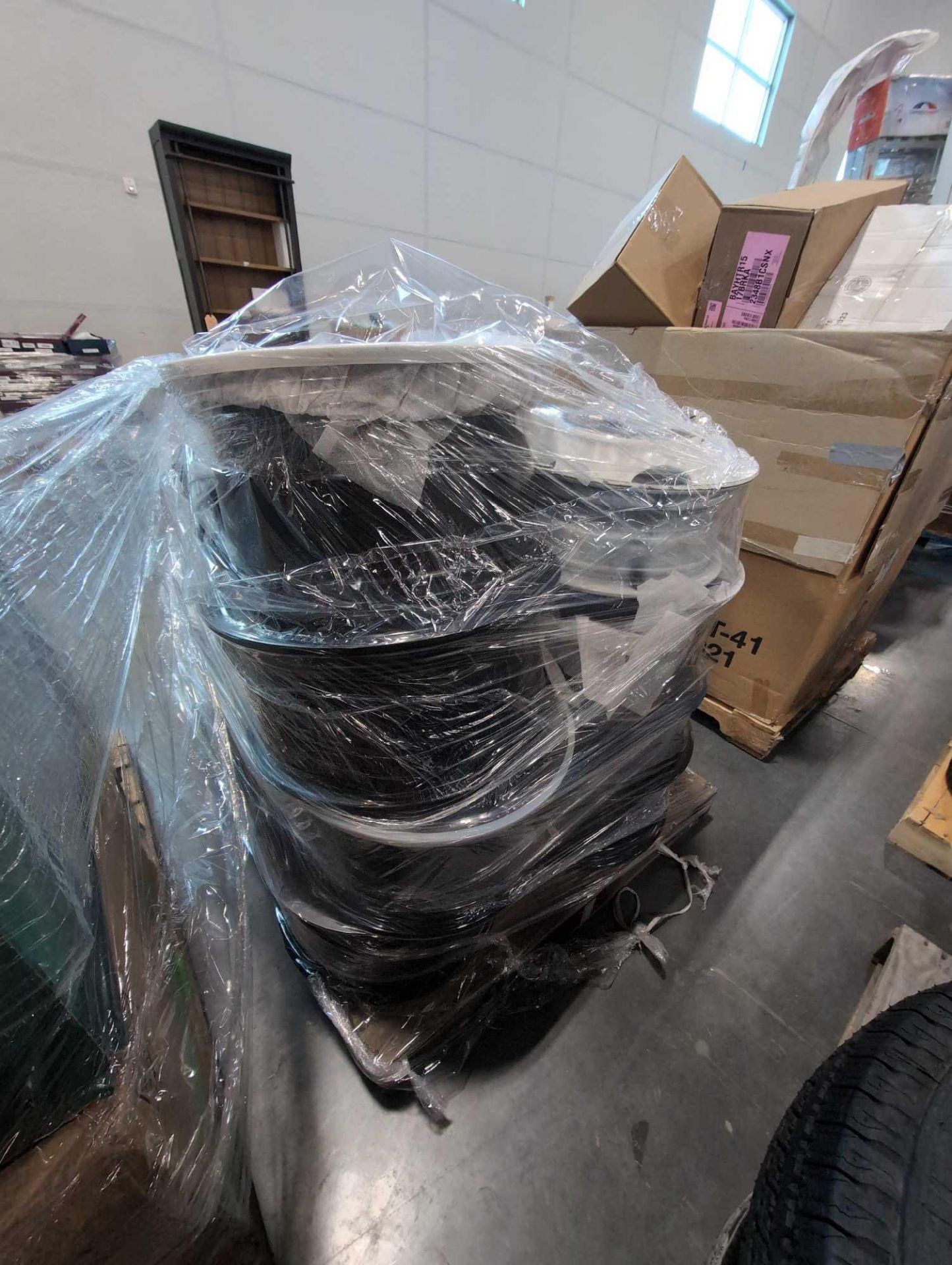 Pallet of rims - Image 7 of 9