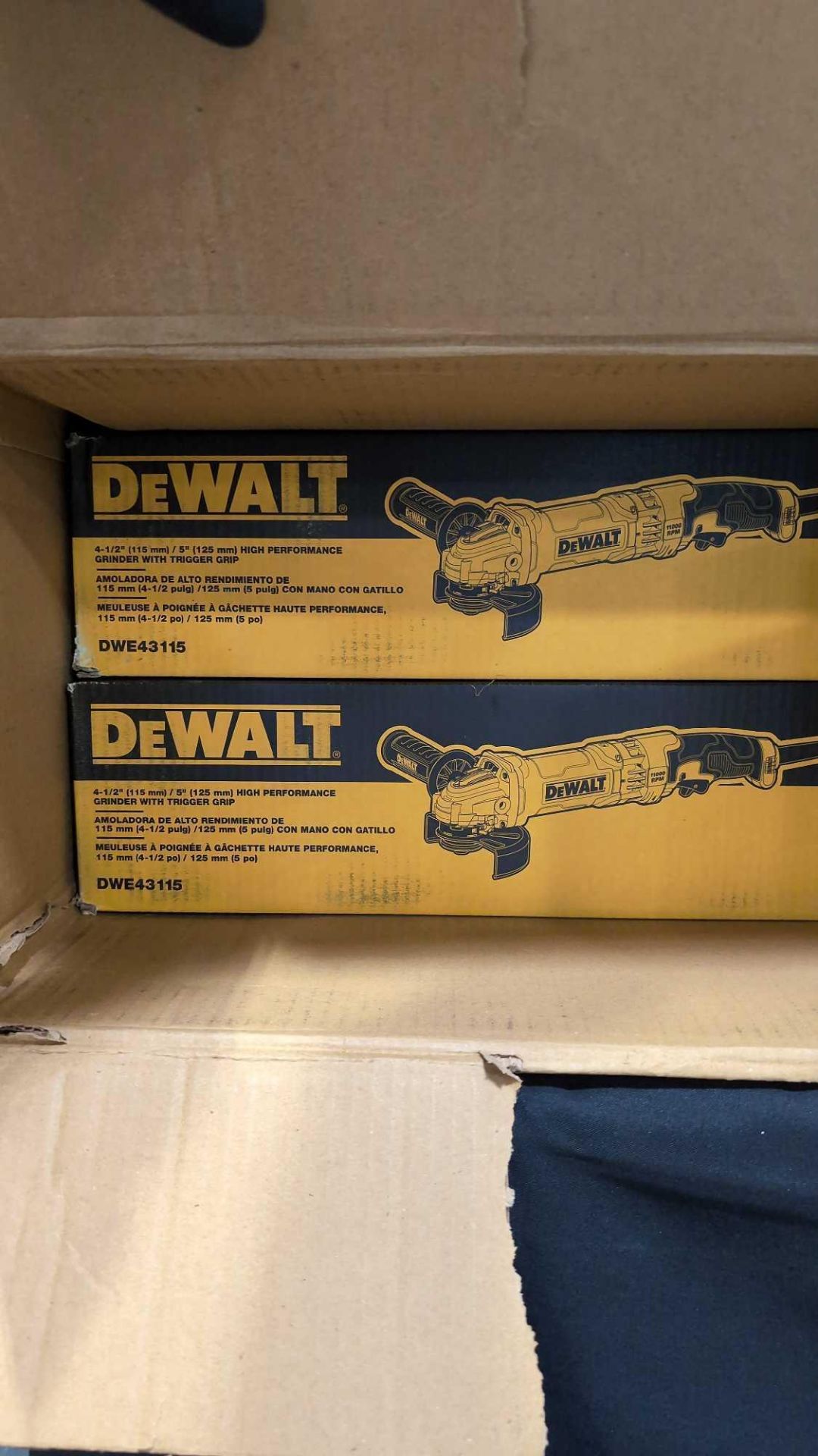 Tools: Dewalt and Milwaukee, saw grinders, Torque wrench - Image 2 of 6