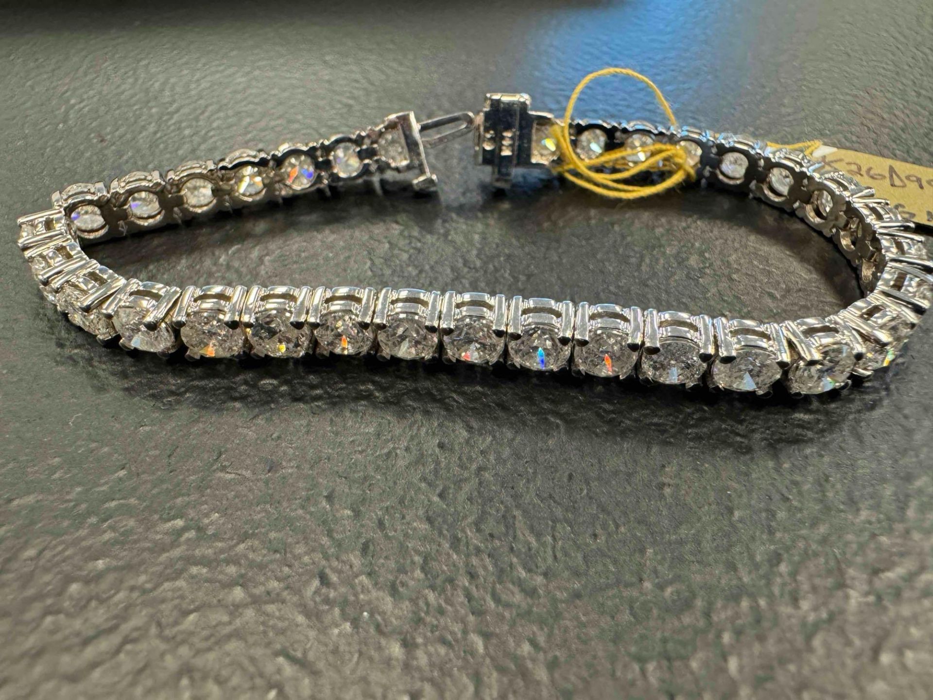 14KT Gold diamond bracelet, 33 diamonds, 16.15 carats - Image 3 of 15