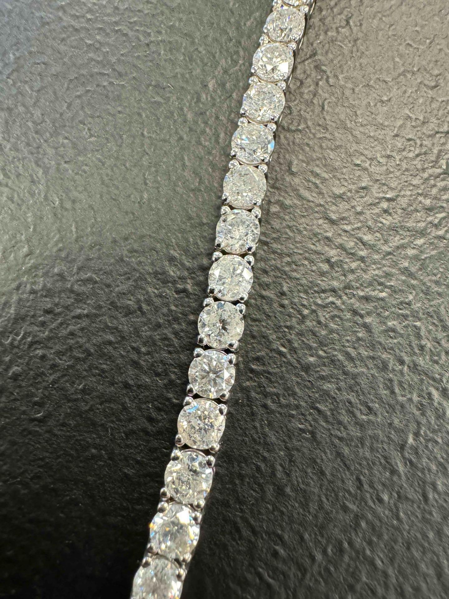 14KT Gold diamond bracelet, 33 diamonds, 16.15 carats - Image 7 of 15